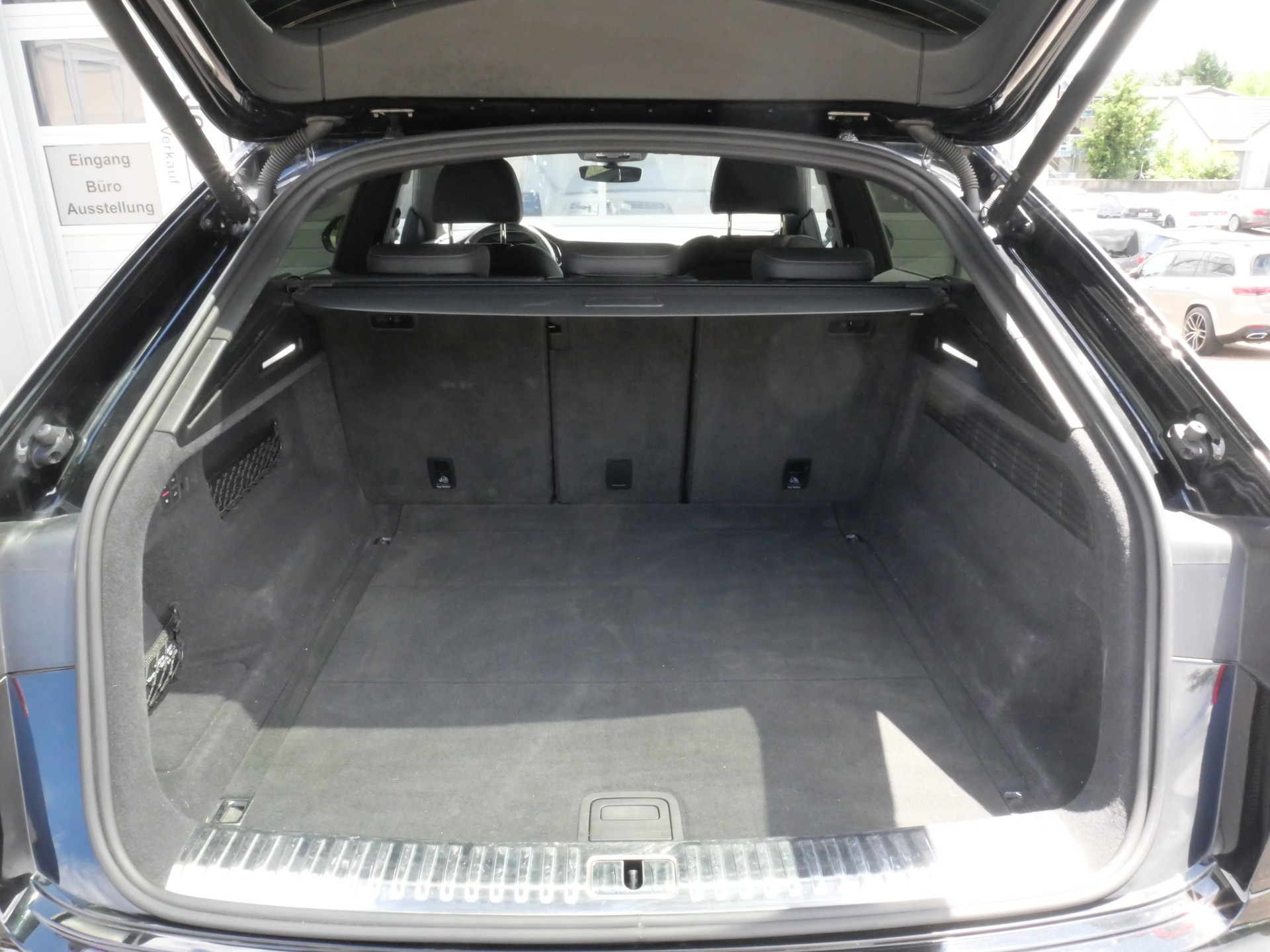 AUDI Q8 50 TDI quattro tiptronic *CH-Auto, Allradlenkung, 360°-Kamrea, AHK*-image-8