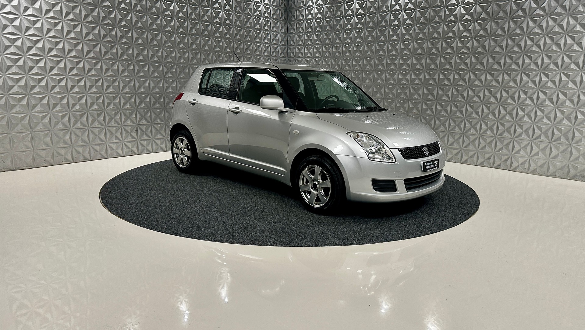 SUZUKI Swift 1.3i 16V GL 4x4-showroom-element-2