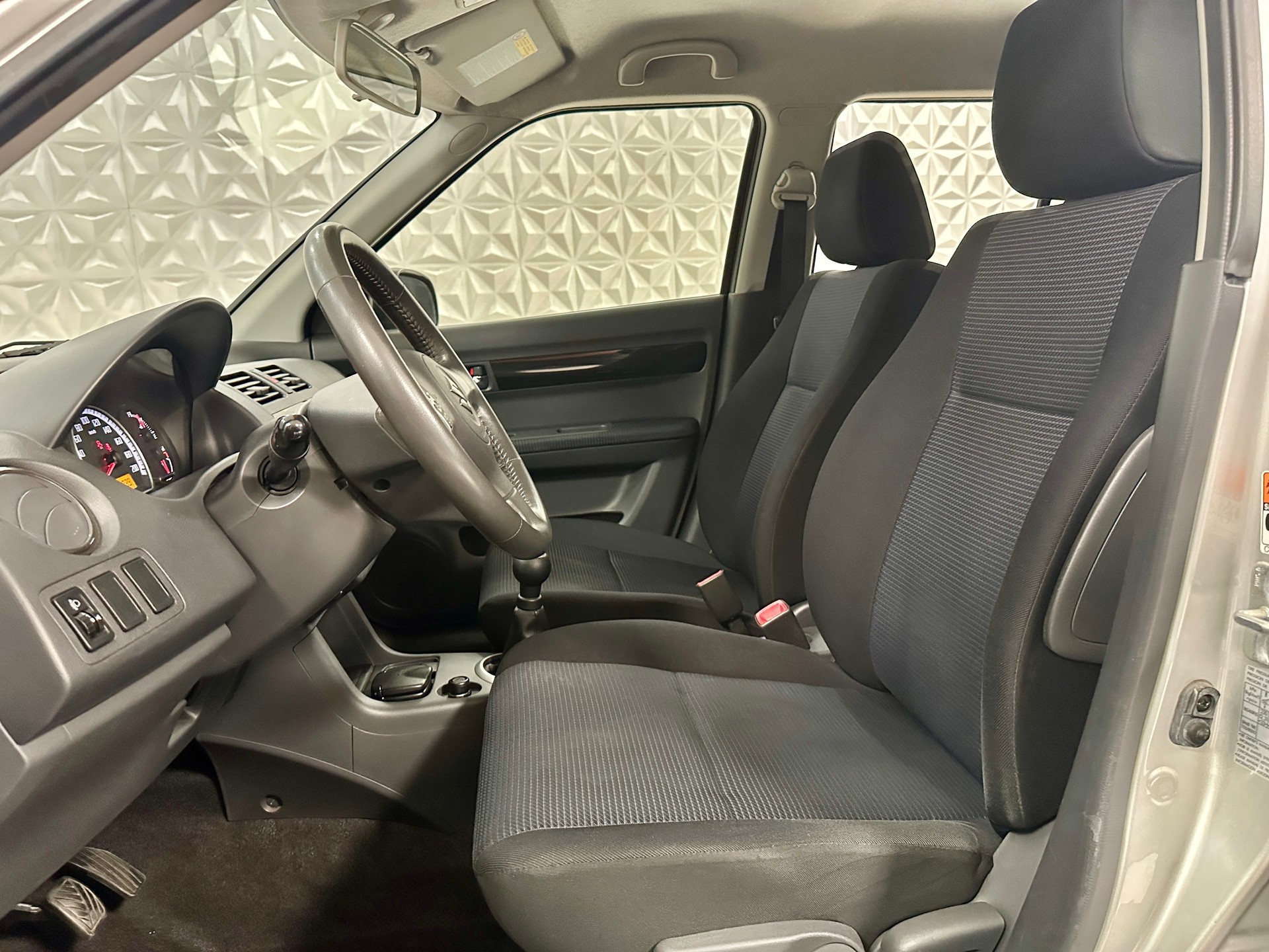 SUZUKI Swift 1.3i 16V GL 4x4-image-11