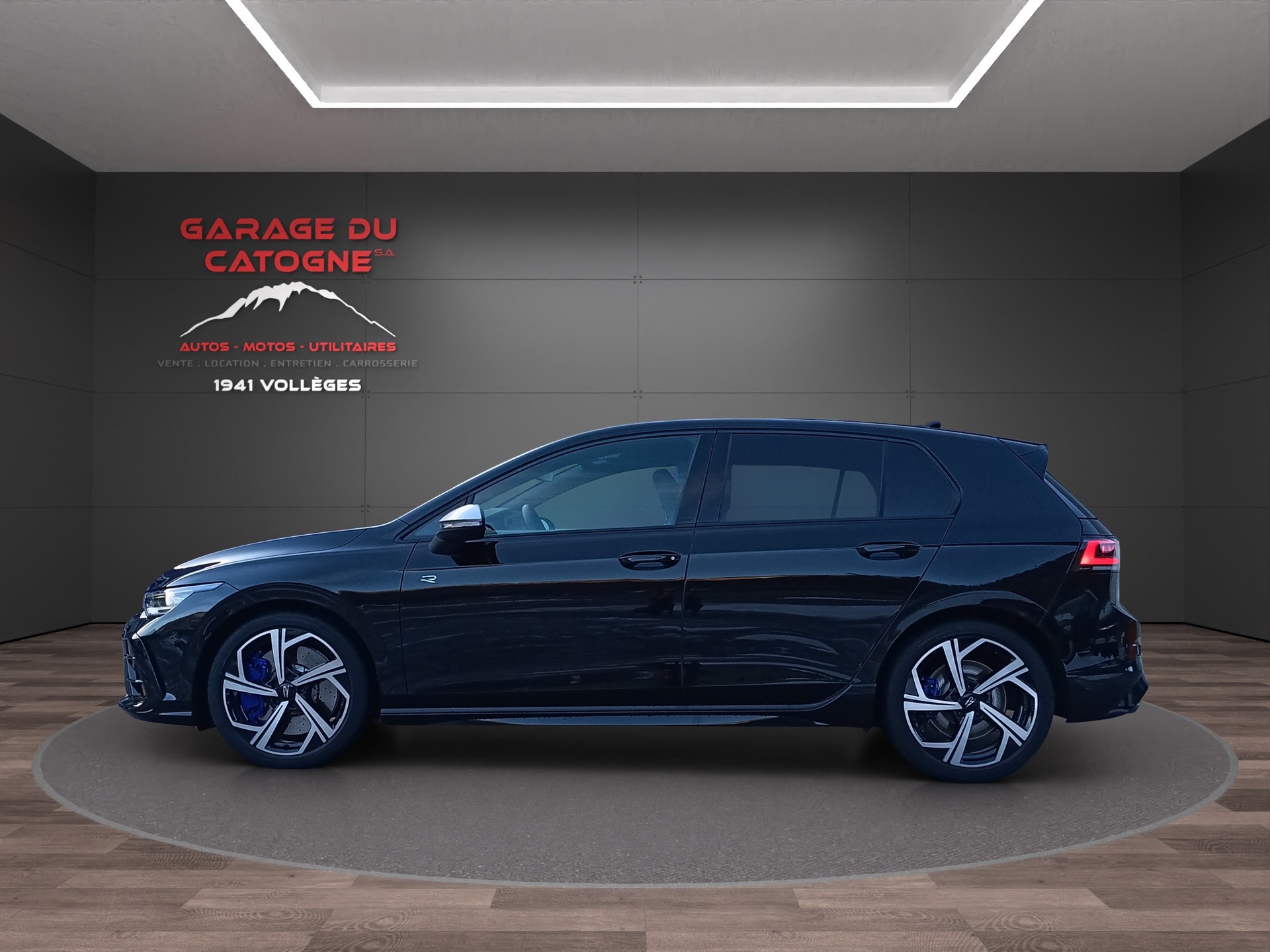 VW Golf 2.0 TSI R DSG 4 Motion-showroom-element-3