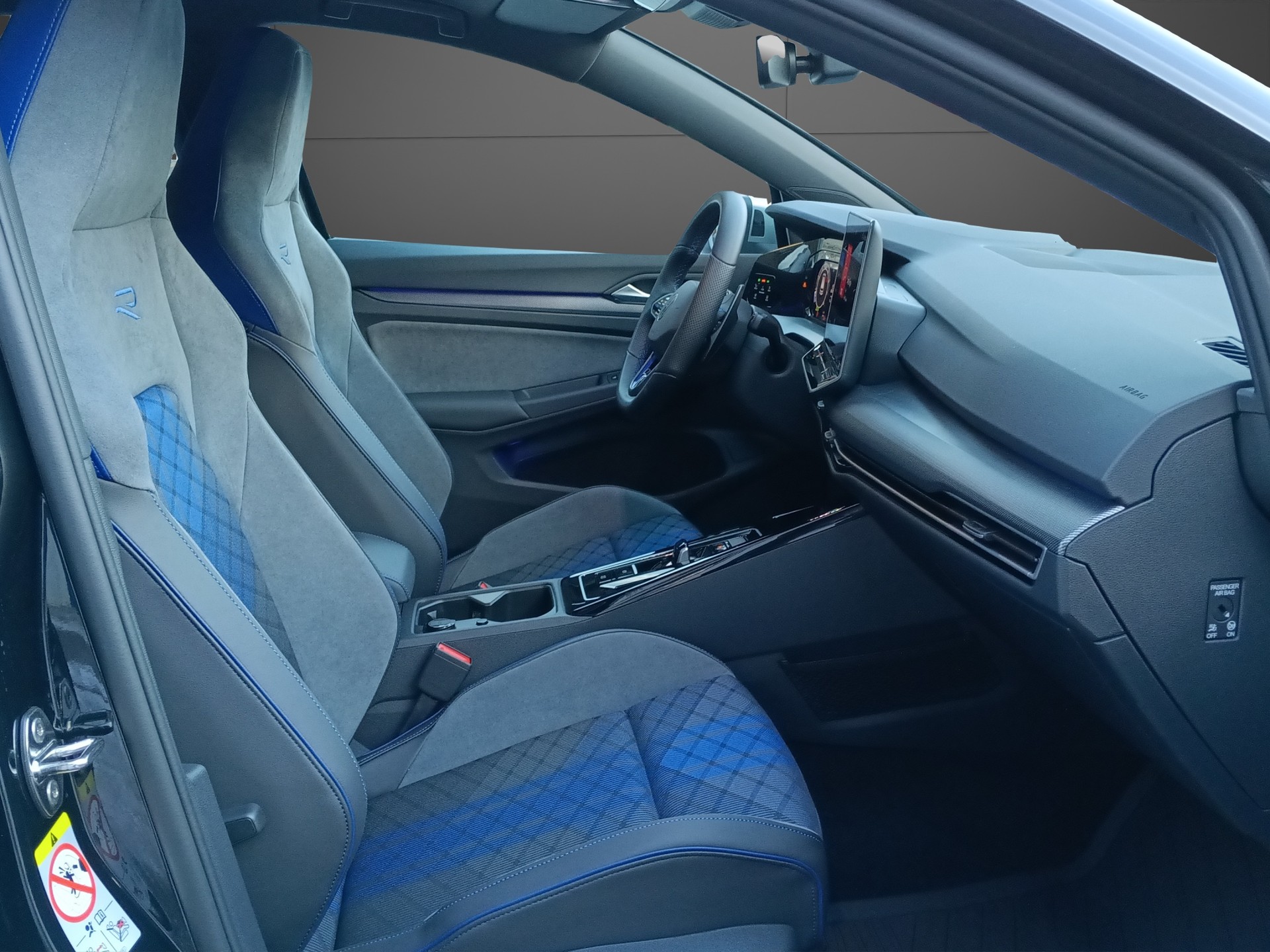 VW Golf 2.0 TSI R DSG 4 Motion-image-15