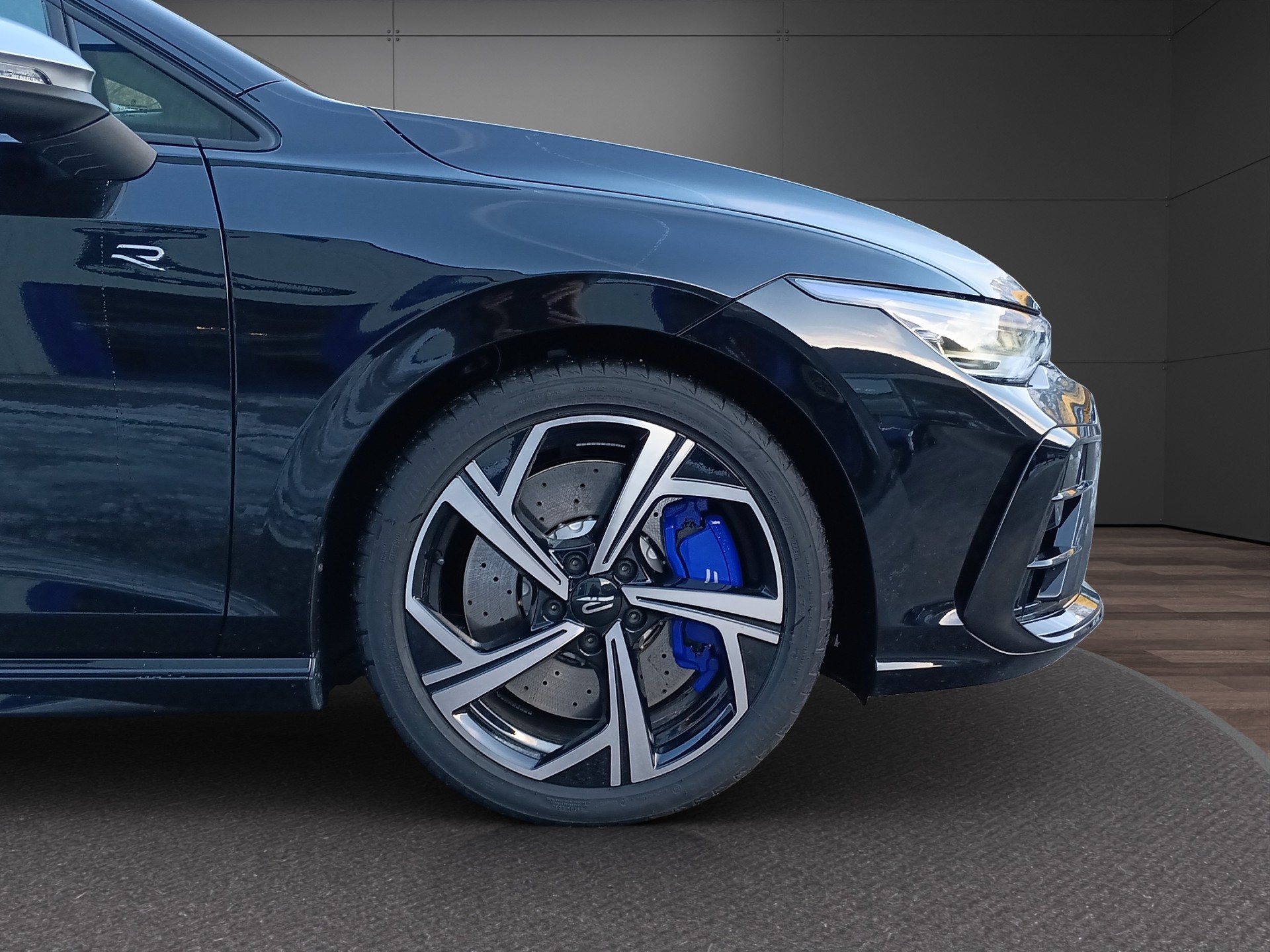 VW Golf 2.0 TSI R DSG 4 Motion-image-21