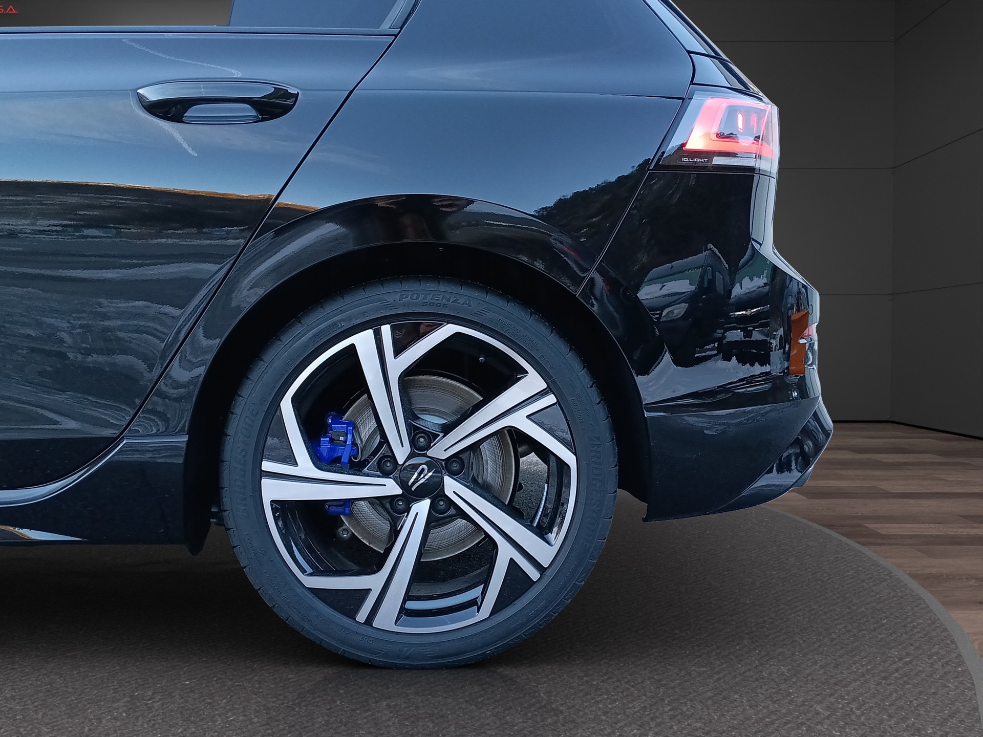VW Golf 2.0 TSI R DSG 4 Motion-image-19