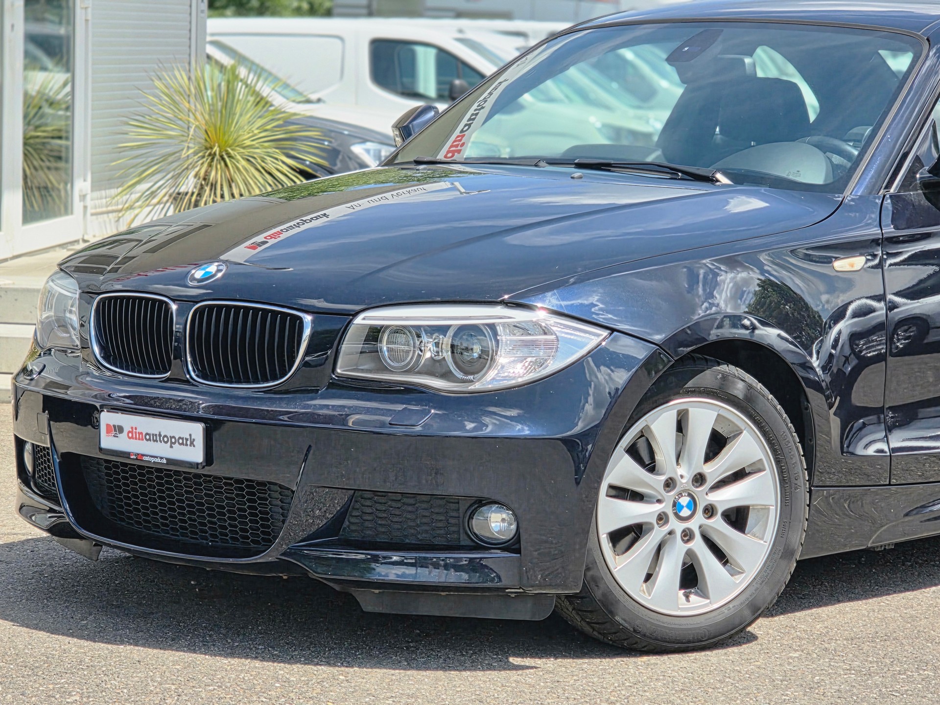 BMW 120i Coupé * CH-Fahrzeug * Frisch ab MFK *-showroom-element-2