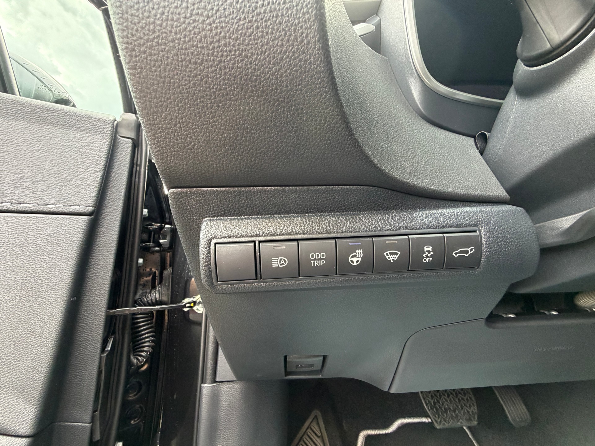 TOYOTA Corolla Touring Sports 2.0 HSD Premium e-CVT-image-13