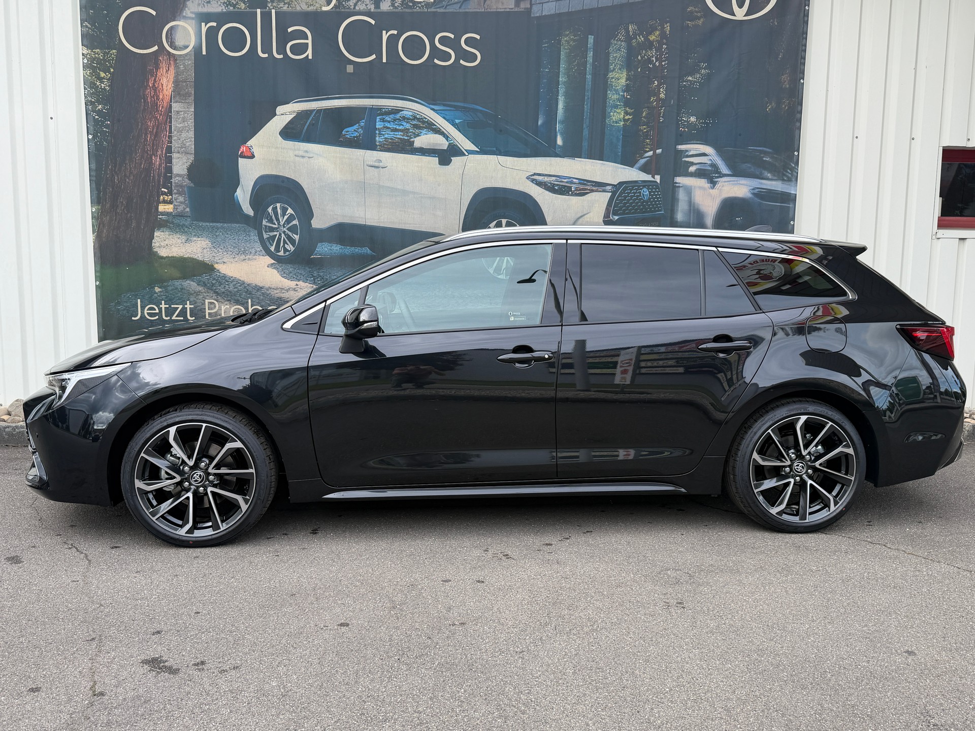 TOYOTA Corolla Touring Sports 2.0 HSD Premium e-CVT-showroom-element-1