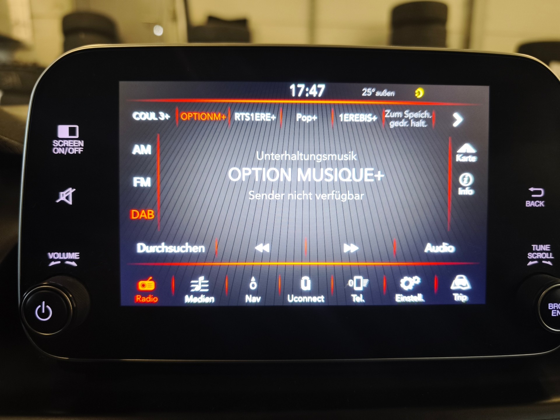FIAT Tipo 1.6MJ Station Wagon Lounge DCT-image-11