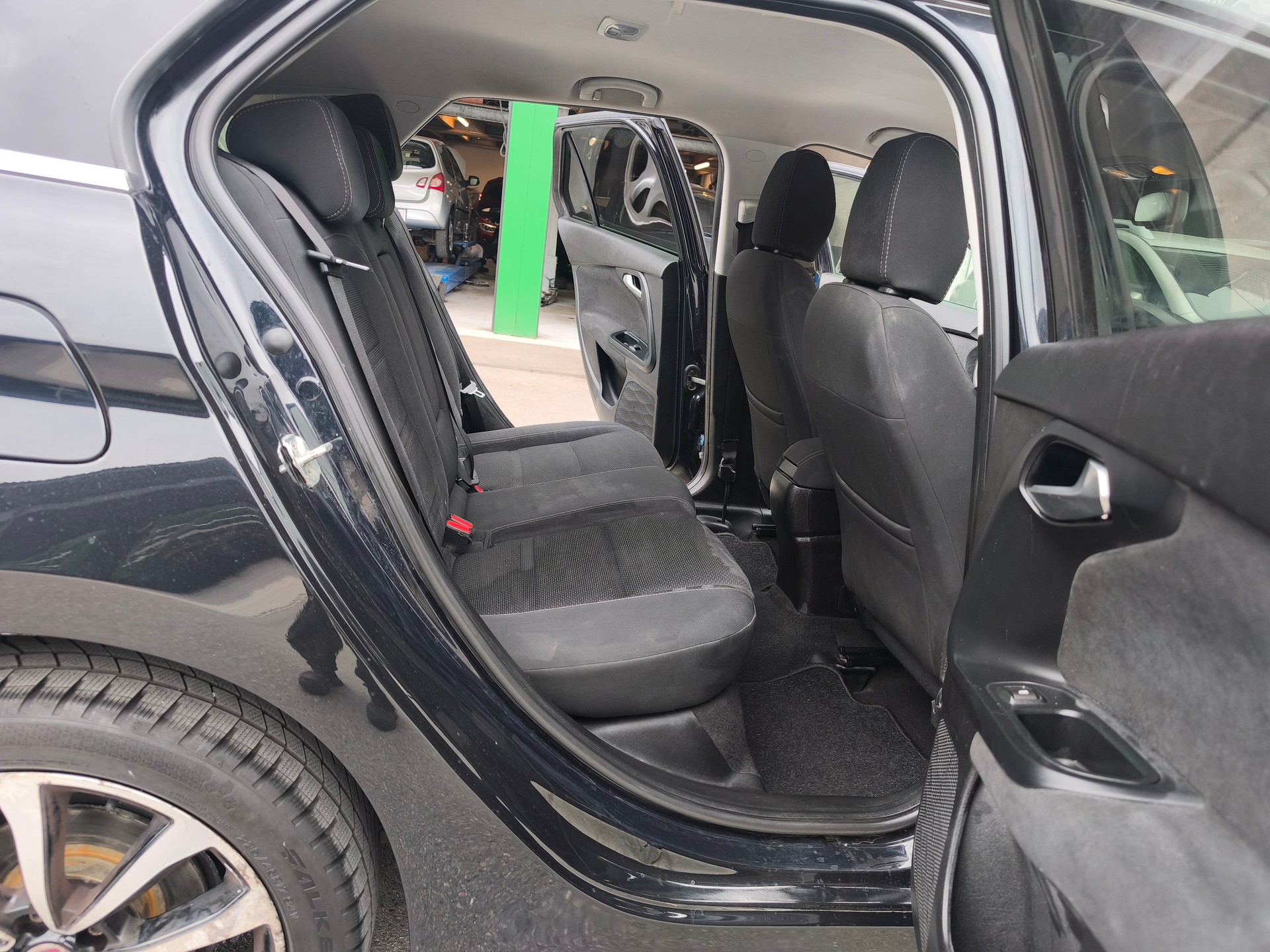 FIAT Tipo 1.6MJ Station Wagon Lounge DCT-image-7