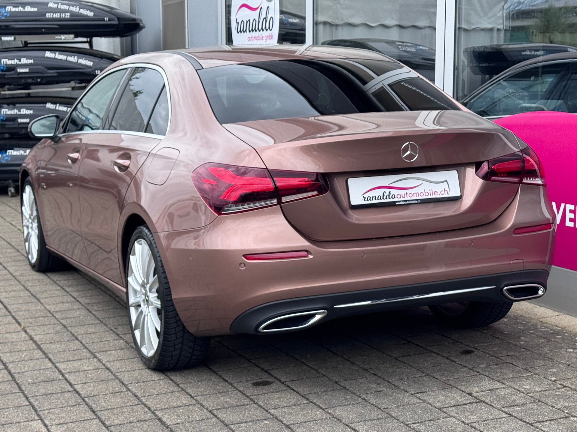 MERCEDES-BENZ A 250 4x4 7G-DCT+Led Scheinwerfer+ACC+Rückfahrkamera+Navigation+Getönte Scheiben+Volldigitales Cockpit+Sitzheizung+8-fach Alu+-image-6