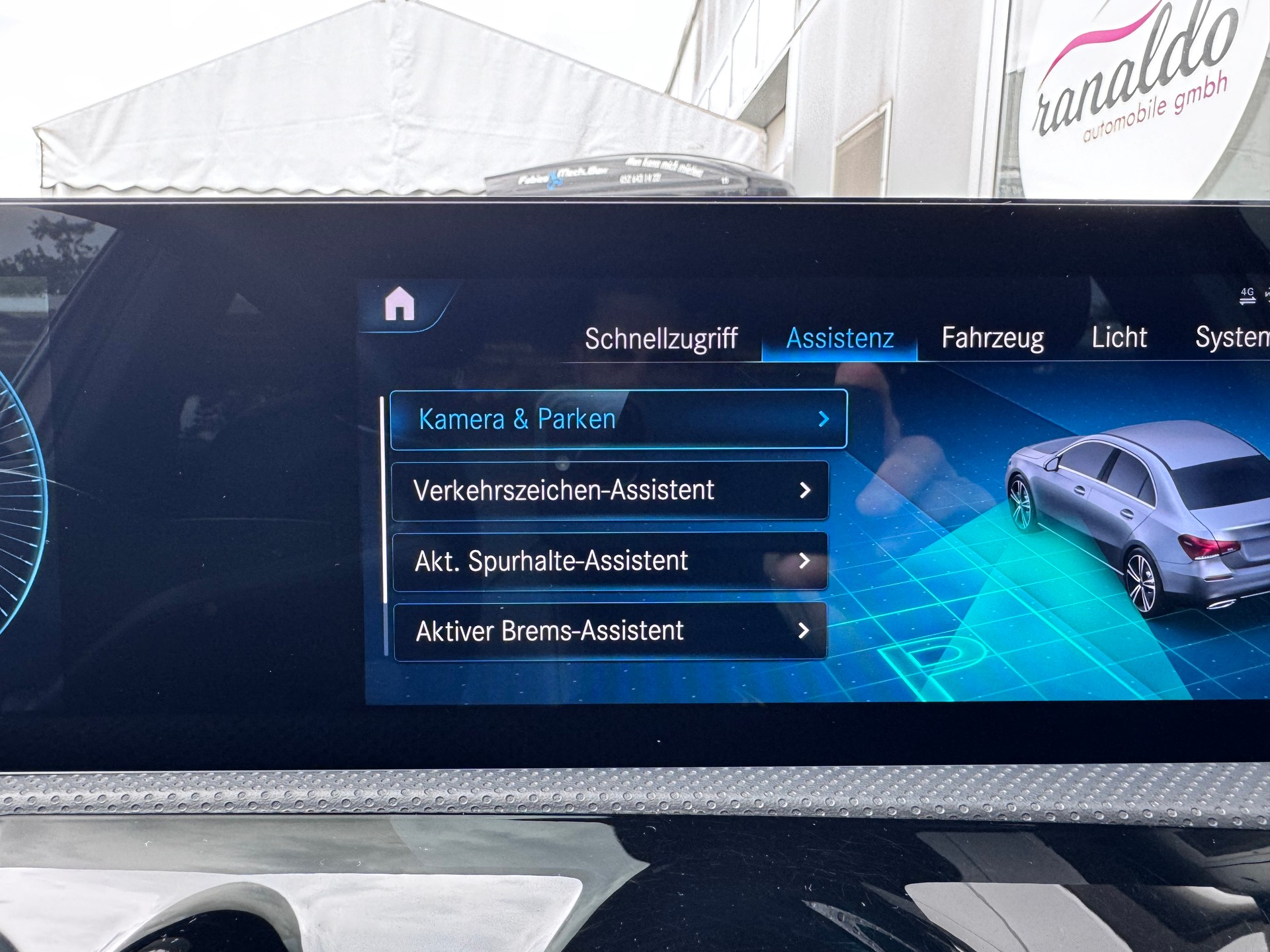 MERCEDES-BENZ A 250 4x4 7G-DCT+Led Scheinwerfer+ACC+Rückfahrkamera+Navigation+Getönte Scheiben+Volldigitales Cockpit+Sitzheizung+8-fach Alu+-image-25
