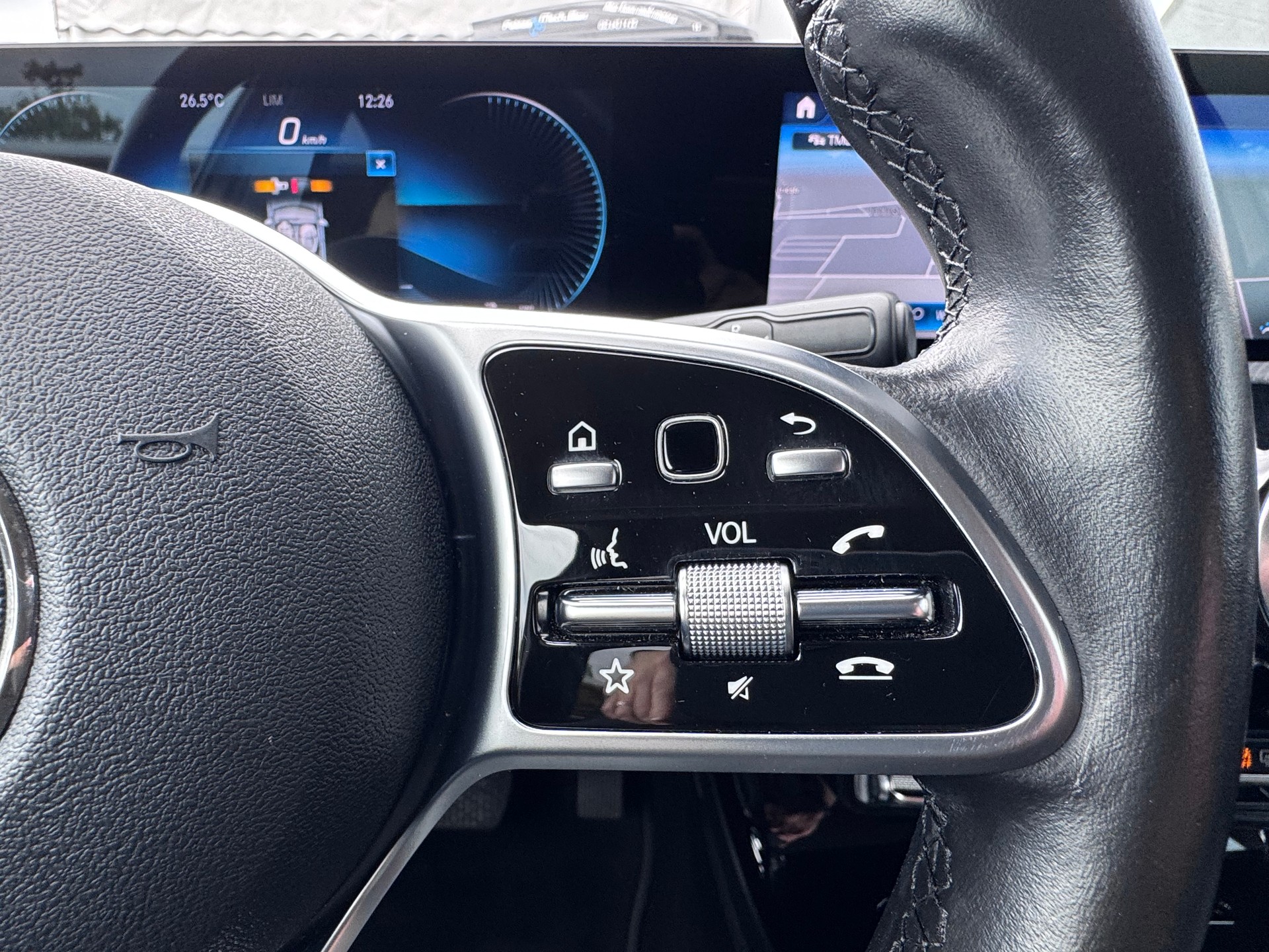 MERCEDES-BENZ A 250 4x4 7G-DCT+Led Scheinwerfer+ACC+Rückfahrkamera+Navigation+Getönte Scheiben+Volldigitales Cockpit+Sitzheizung+8-fach Alu+-image-16