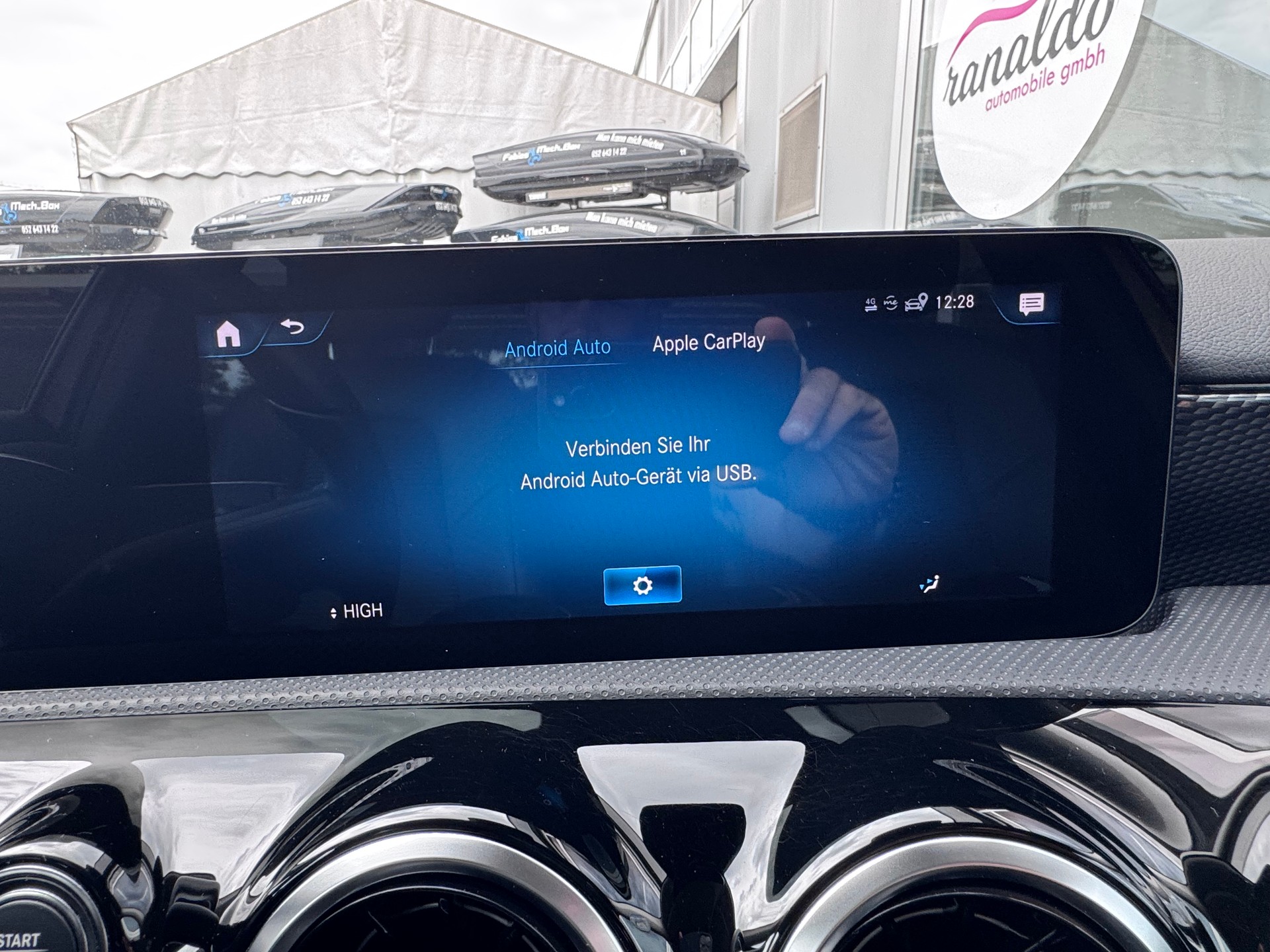 MERCEDES-BENZ A 250 4x4 7G-DCT+Led Scheinwerfer+ACC+Rückfahrkamera+Navigation+Getönte Scheiben+Volldigitales Cockpit+Sitzheizung+8-fach Alu+-image-23