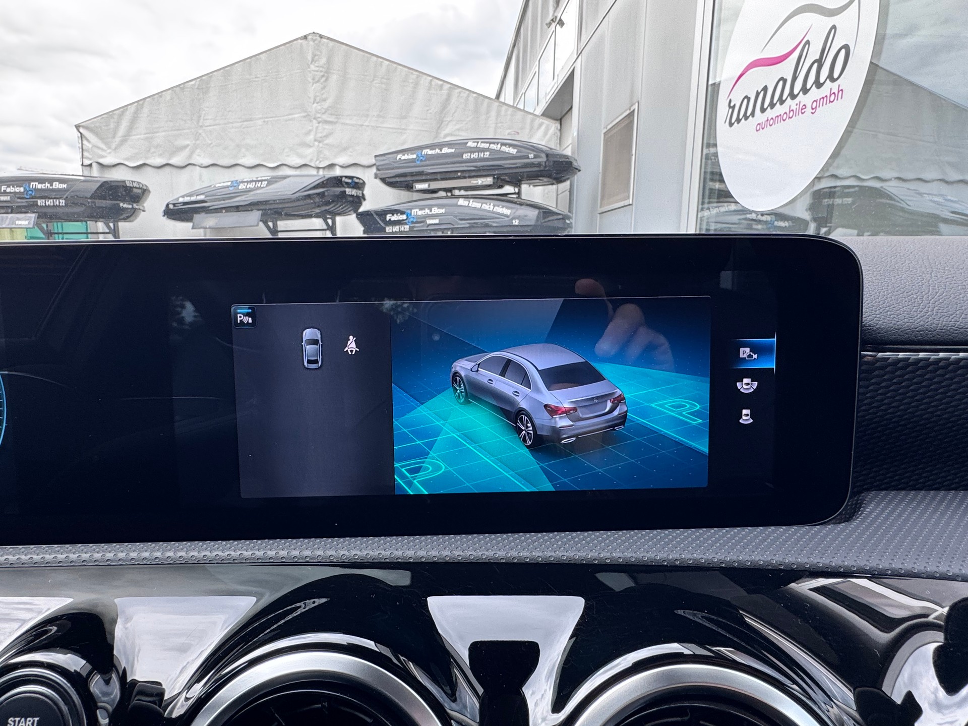 MERCEDES-BENZ A 250 4x4 7G-DCT+Led Scheinwerfer+ACC+Rückfahrkamera+Navigation+Getönte Scheiben+Volldigitales Cockpit+Sitzheizung+8-fach Alu+-image-24