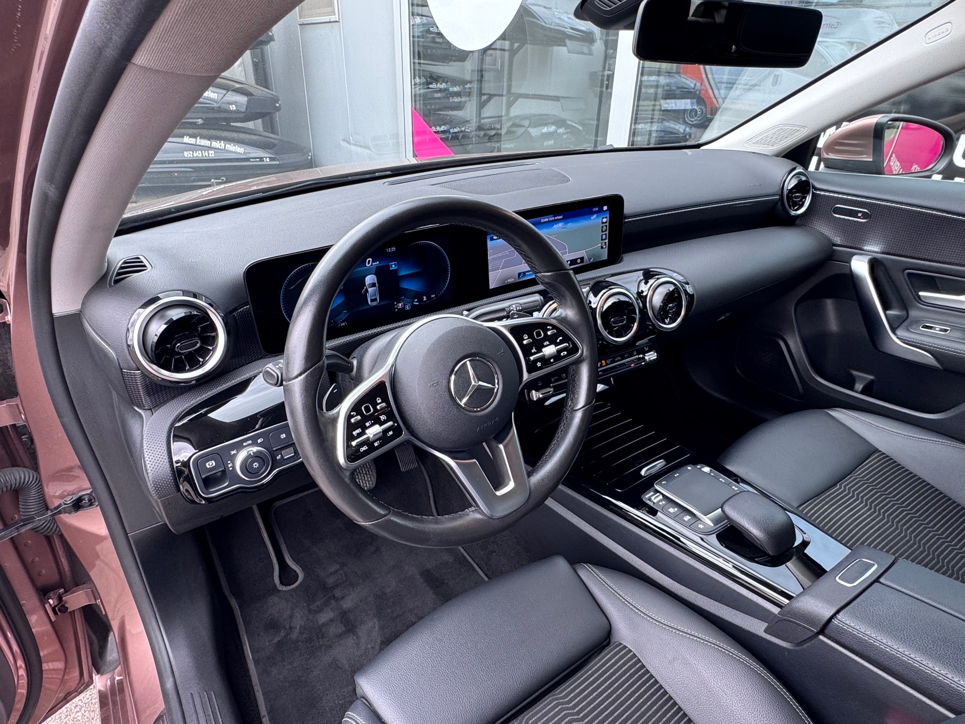 MERCEDES-BENZ A 250 4x4 7G-DCT+Led Scheinwerfer+ACC+Rückfahrkamera+Navigation+Getönte Scheiben+Volldigitales Cockpit+Sitzheizung+8-fach Alu+-image-11
