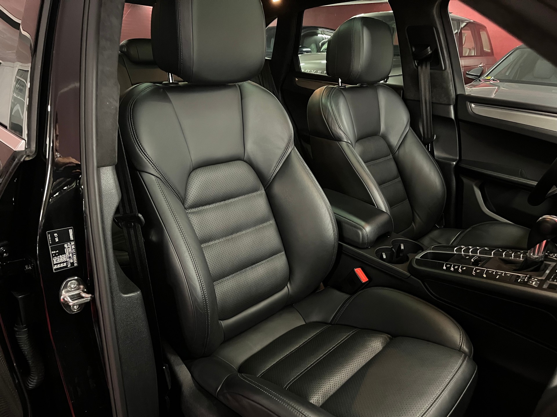 PORSCHE Macan Turbo PDK-image-15