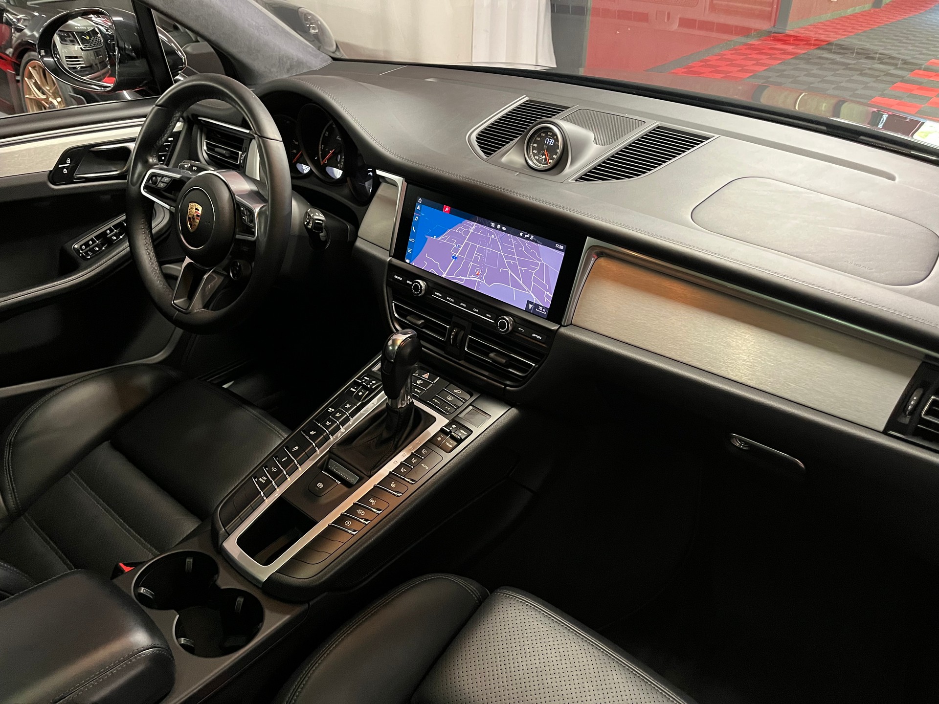 PORSCHE Macan Turbo PDK-image-13