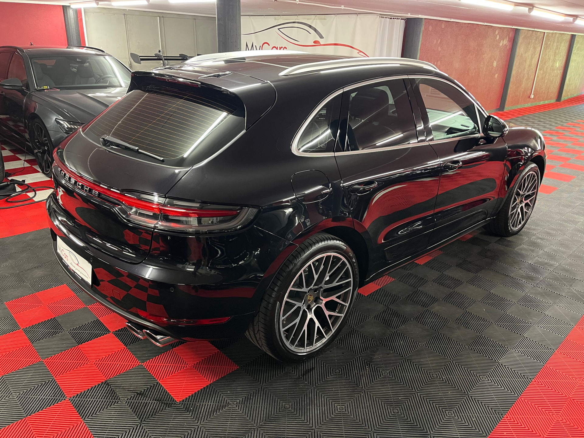 PORSCHE Macan Turbo PDK-image-5