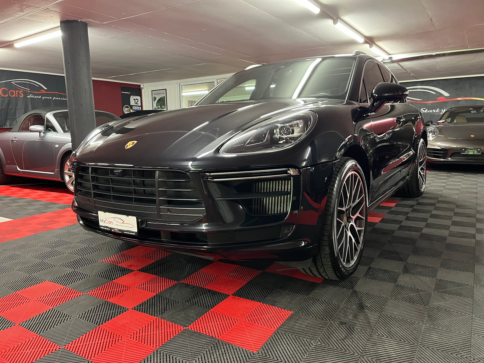 PORSCHE Macan Turbo PDK-image-2