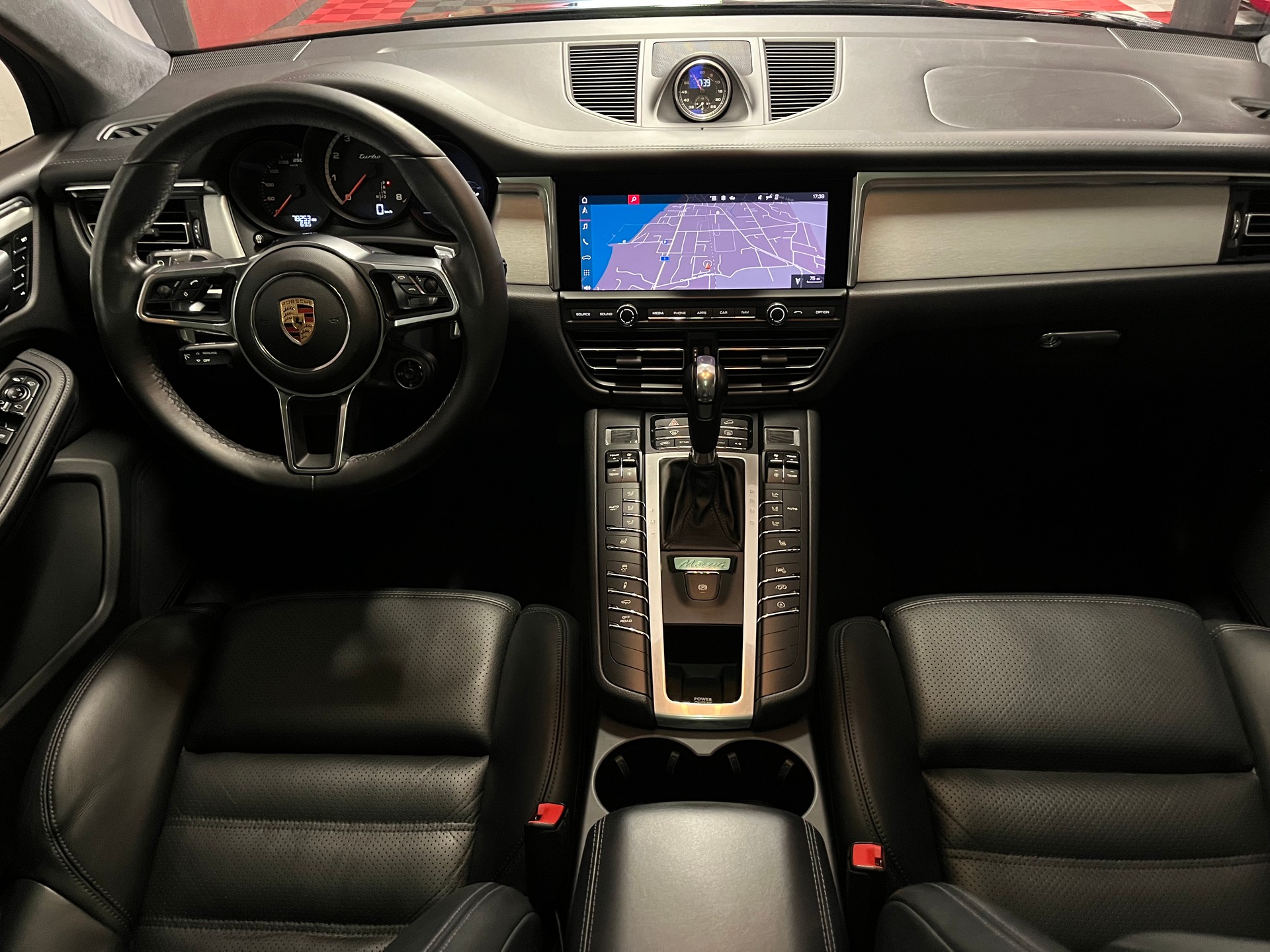 PORSCHE Macan Turbo PDK-image-14