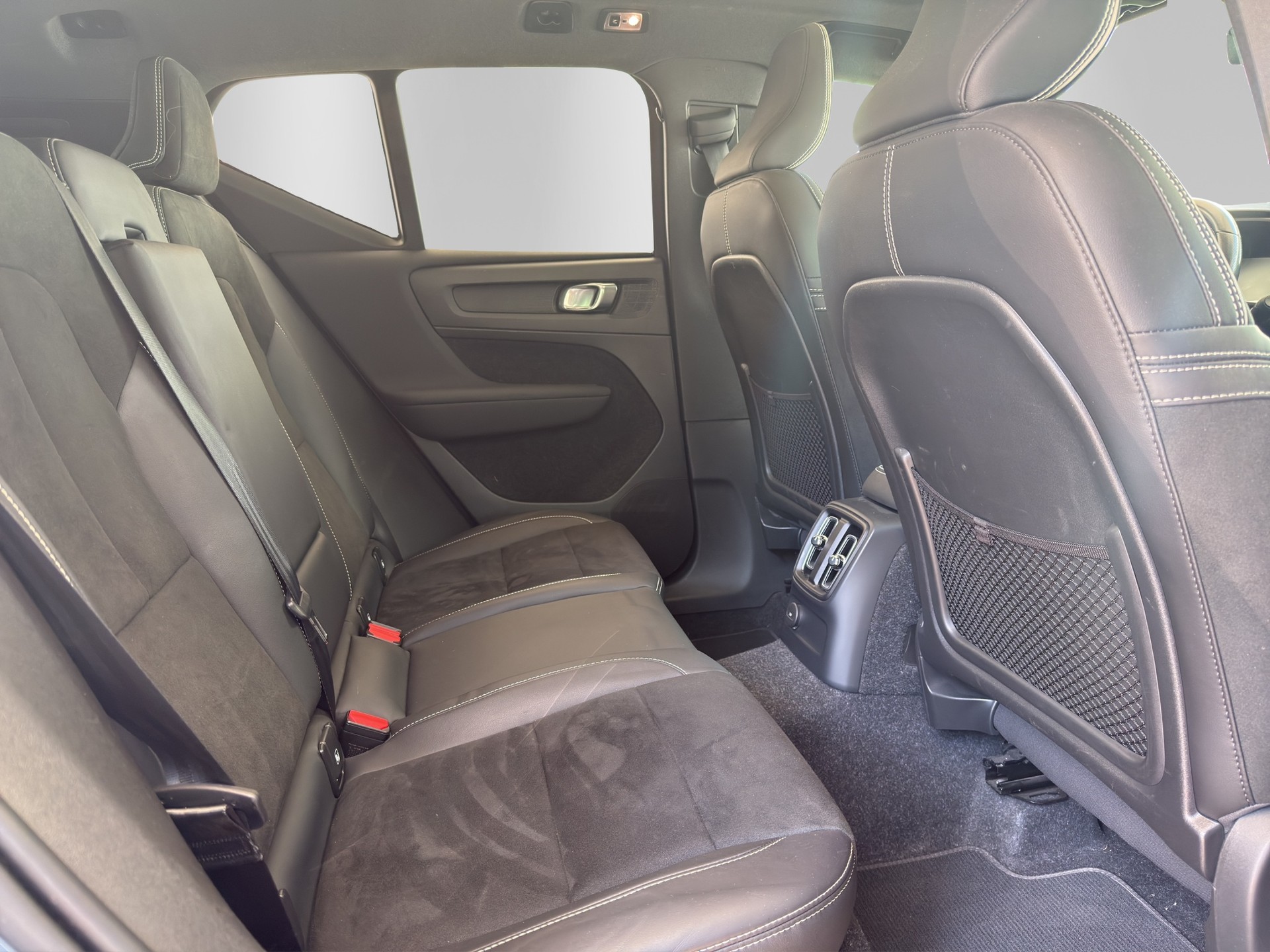 VOLVO XC40 T5 TwE R-Design DCT-image-16