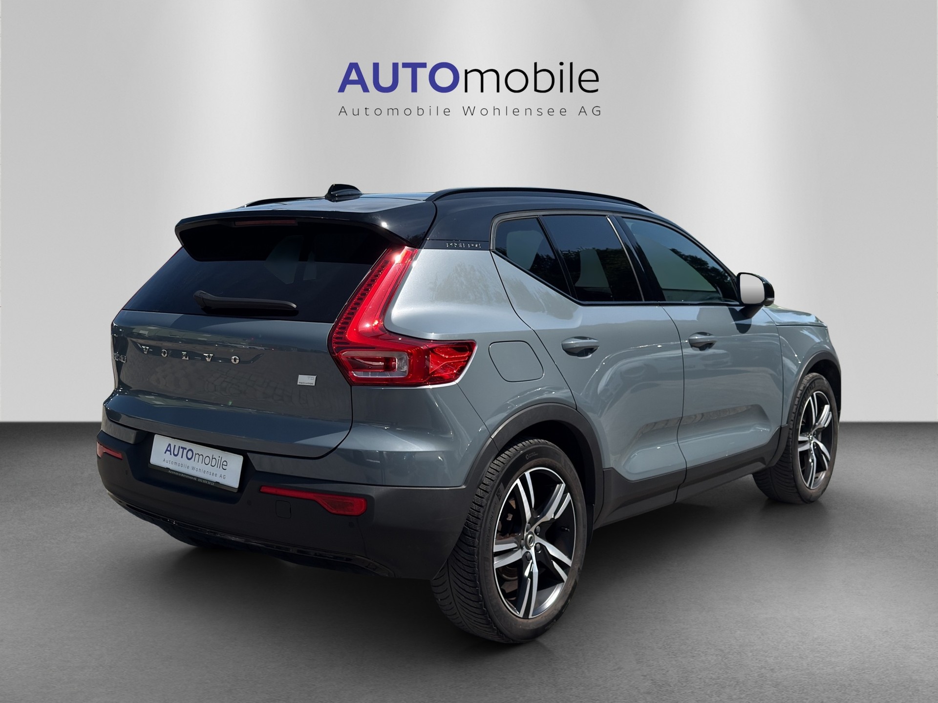 VOLVO XC40 T5 TwE R-Design DCT-image-4