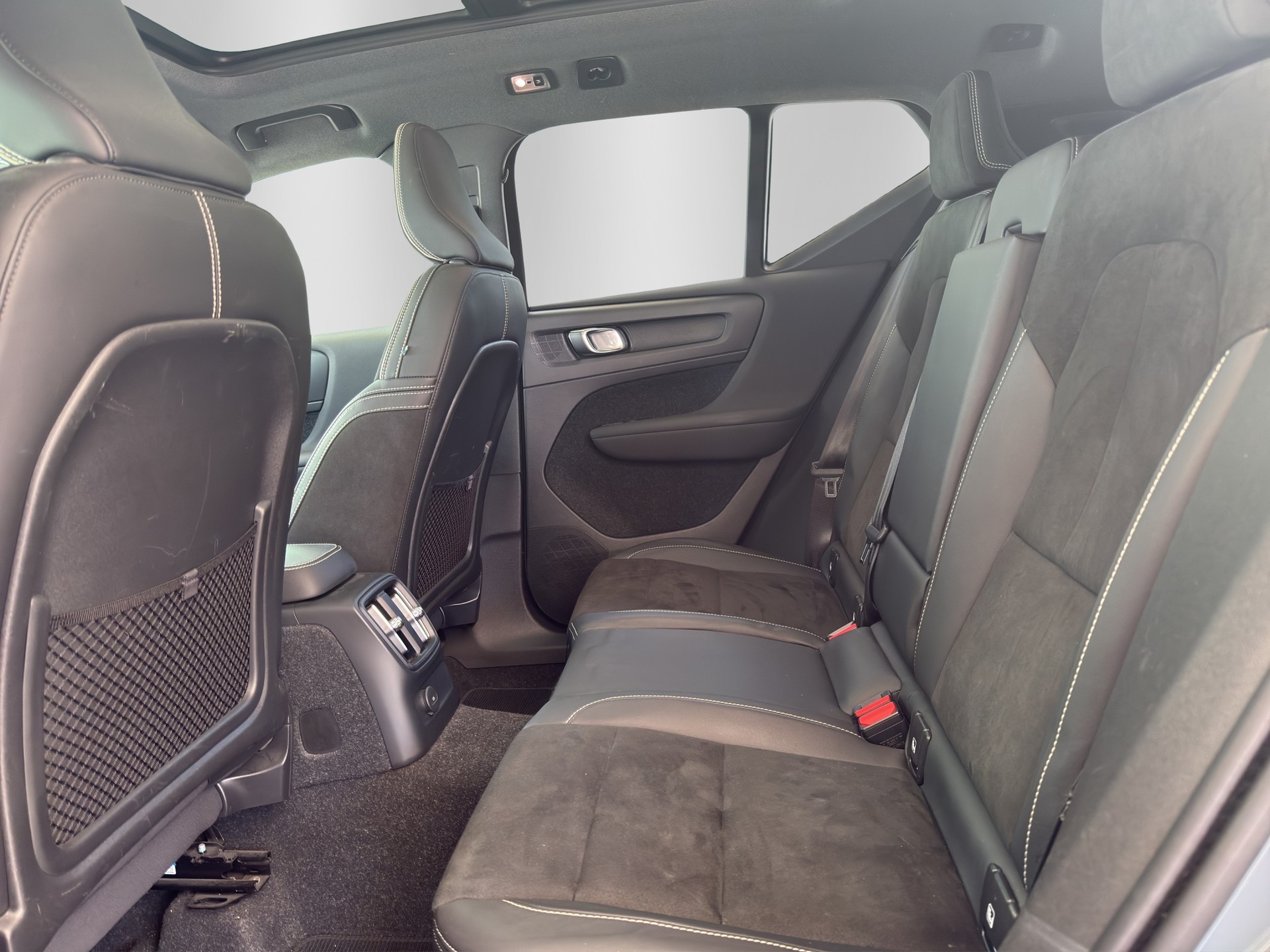 VOLVO XC40 T5 TwE R-Design DCT-image-15
