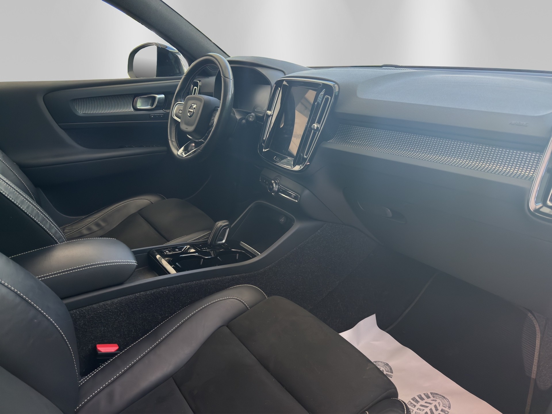 VOLVO XC40 T5 TwE R-Design DCT-image-12