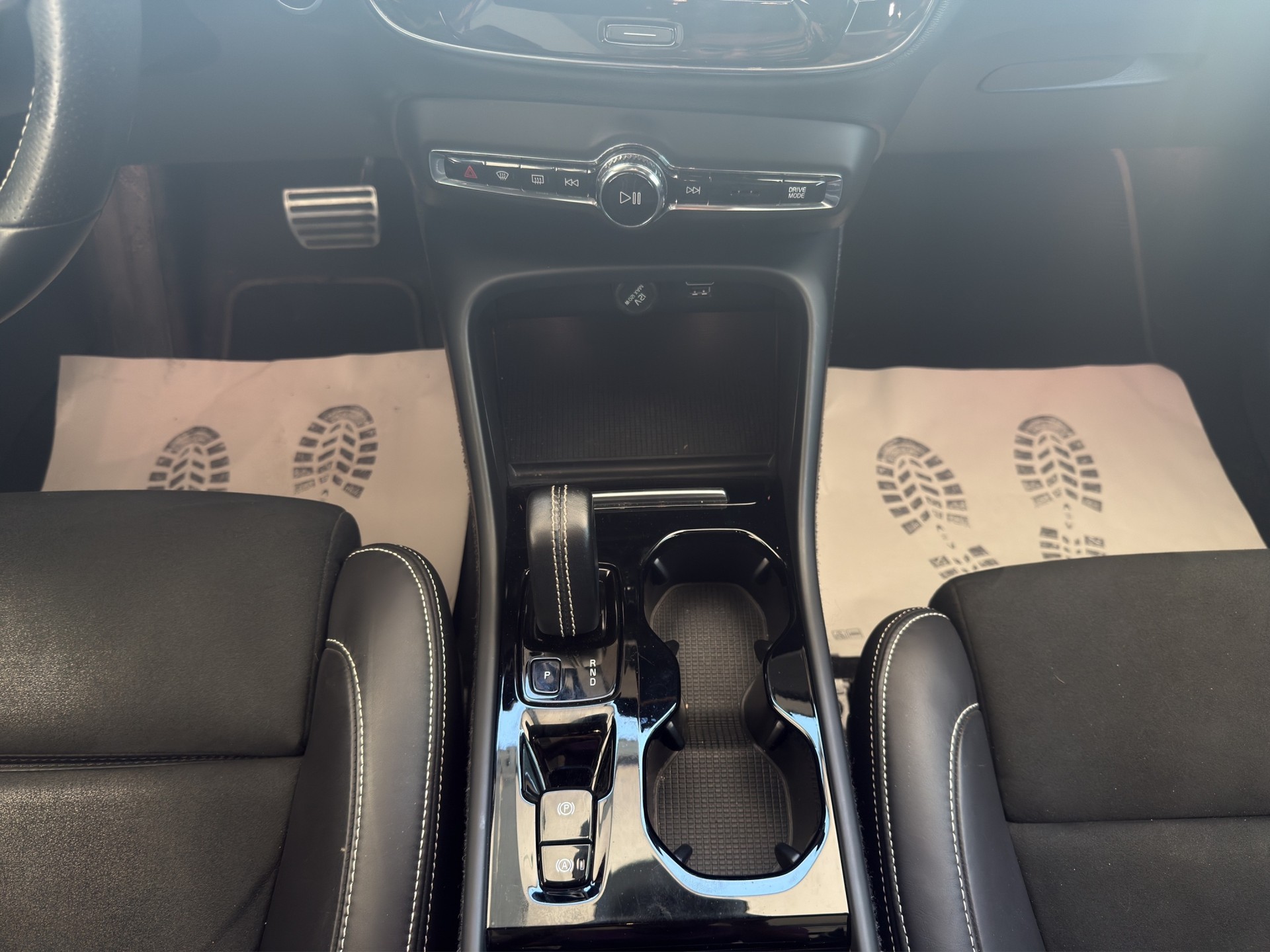 VOLVO XC40 T5 TwE R-Design DCT-image-11