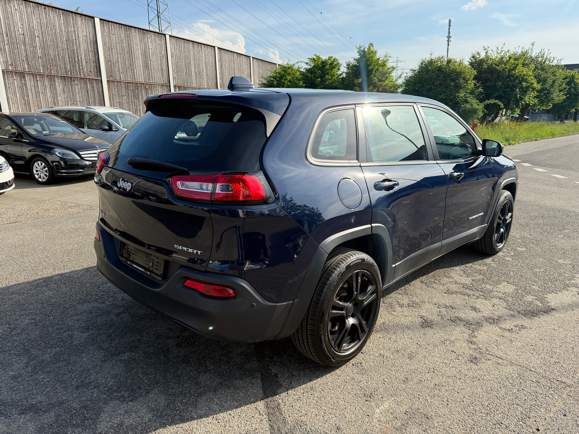 JEEP CHEROKEE-image-4