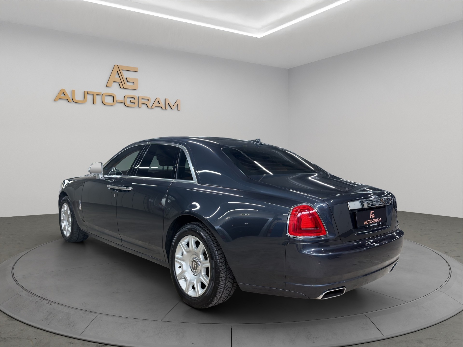 ROLLS-ROYCE Ghost 6.6 V12-showroom-element-2