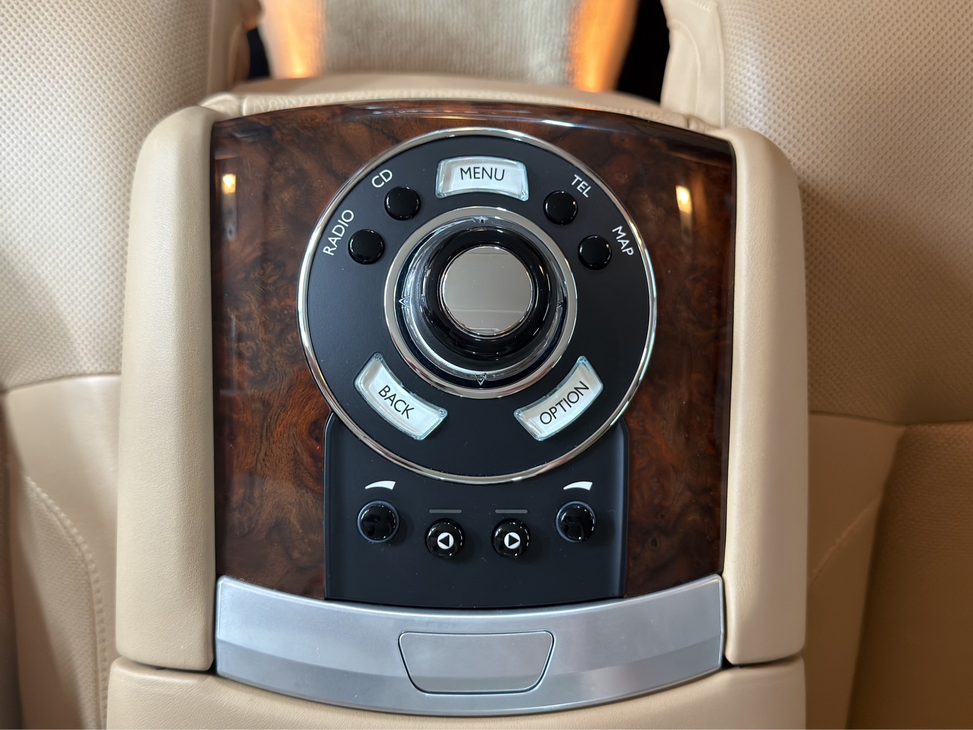 ROLLS-ROYCE Ghost 6.6 V12-image-27