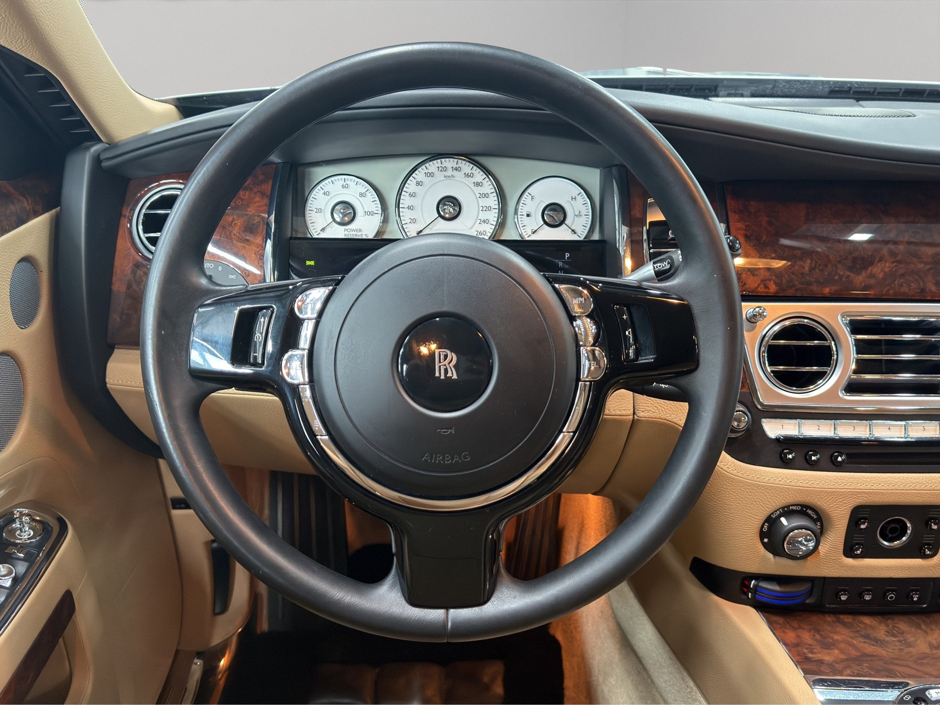 ROLLS-ROYCE Ghost 6.6 V12-image-17