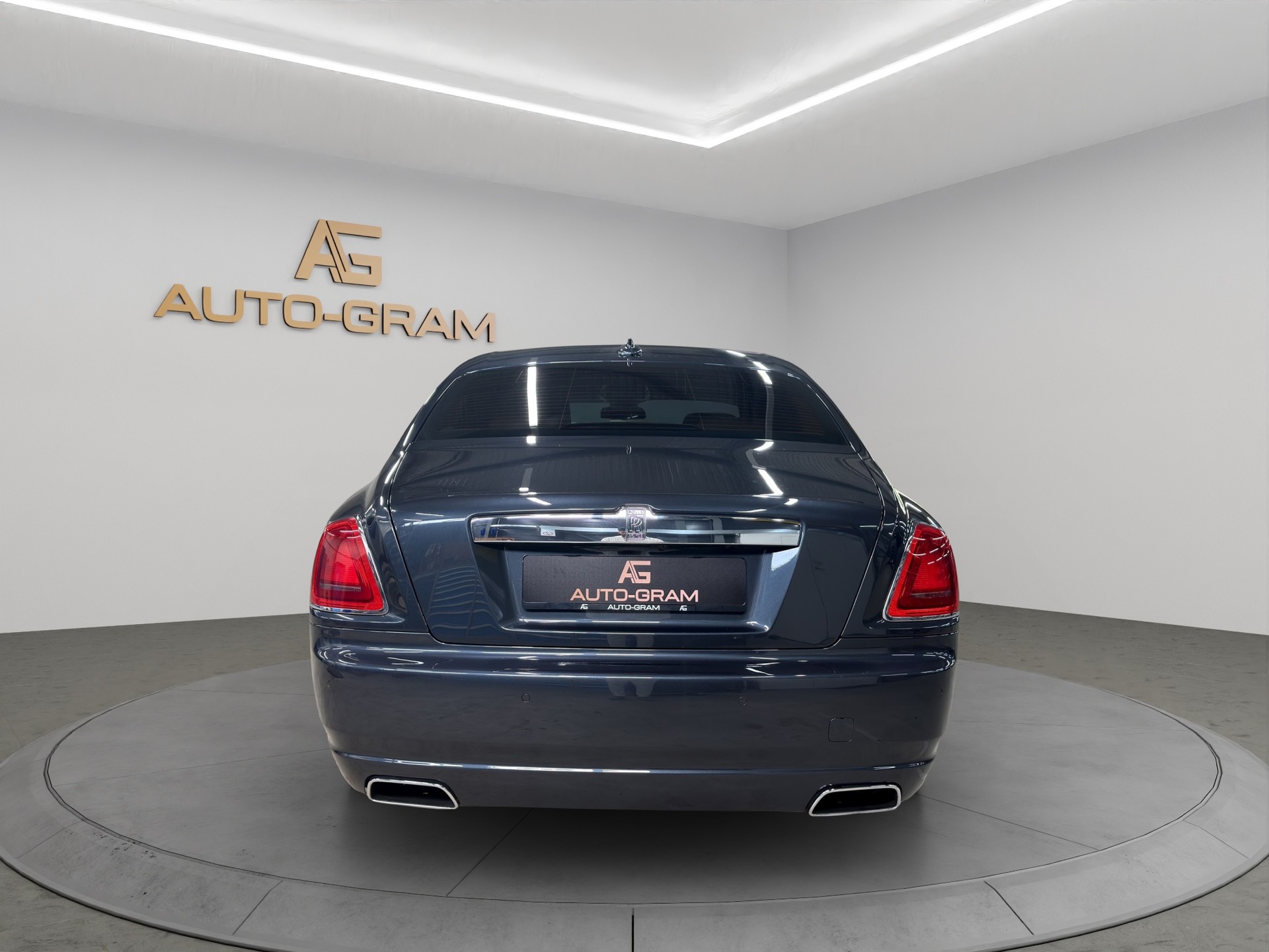 ROLLS-ROYCE Ghost 6.6 V12-showroom-element-3