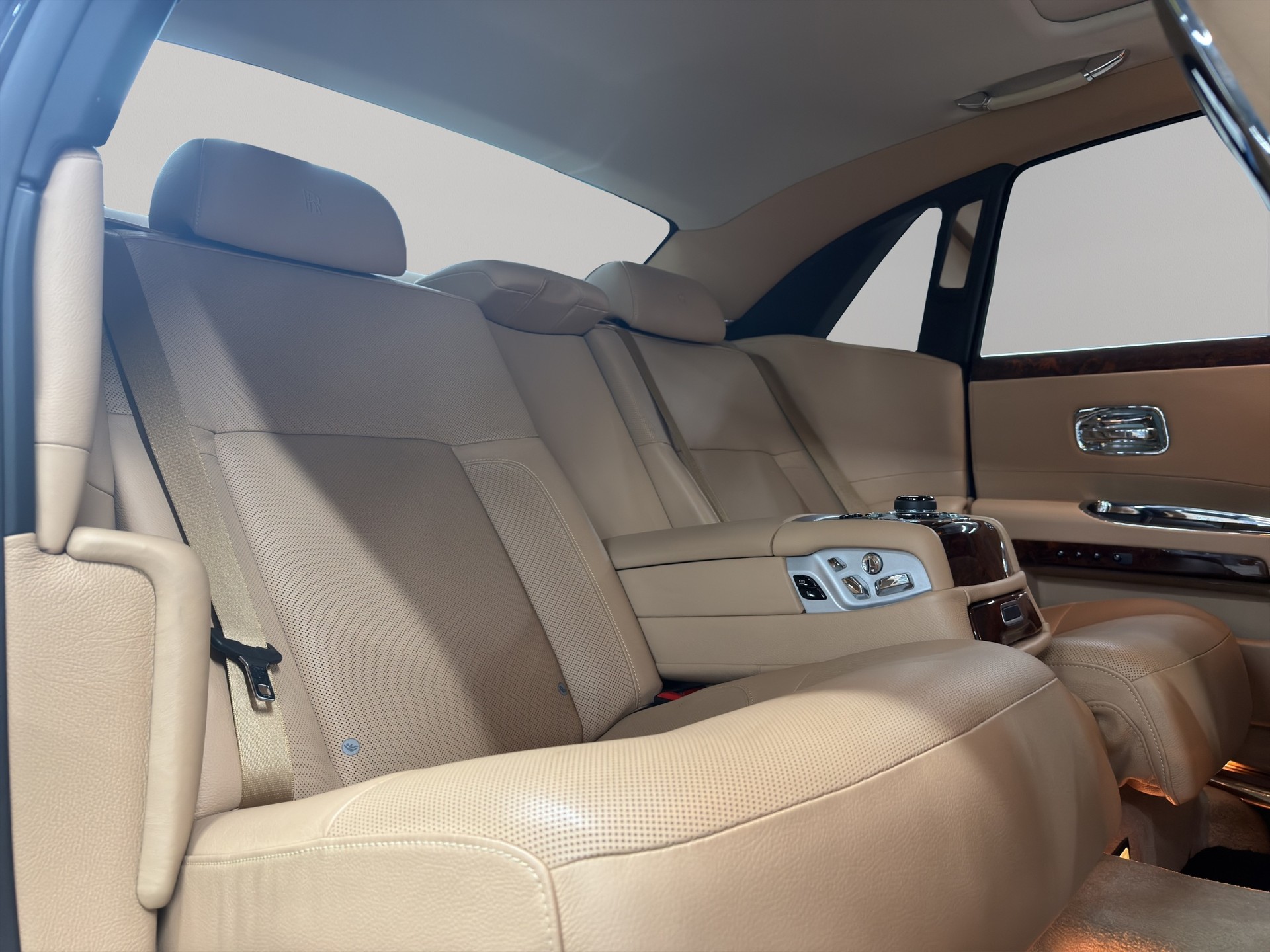 ROLLS-ROYCE Ghost 6.6 V12-image-15