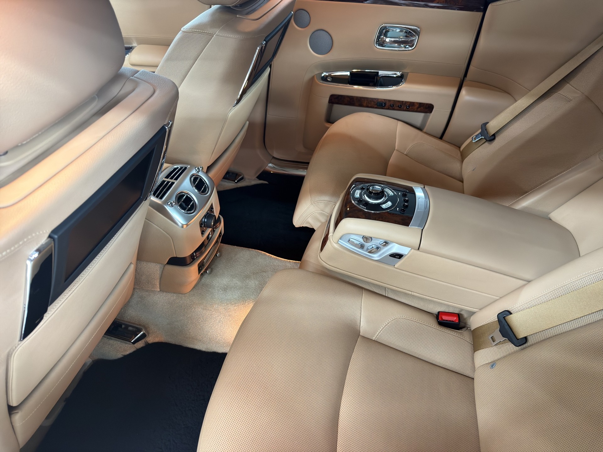 ROLLS-ROYCE Ghost 6.6 V12-image-29