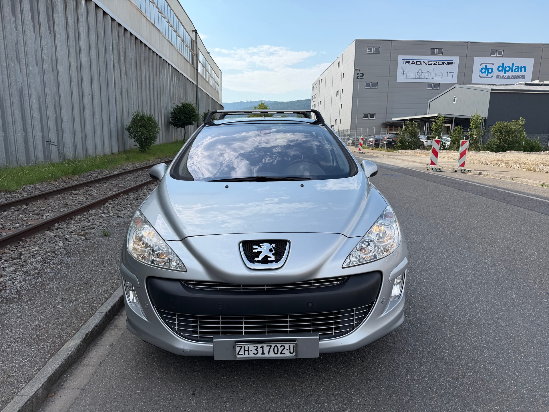 PEUGEOT 308 1.6 16V T Black&Silver **FRISCH AB MFK**-showroom-element-1
