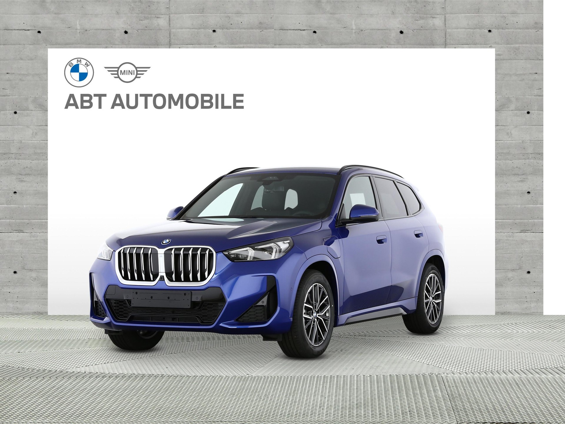 BMW X1 30e xDrive paddles