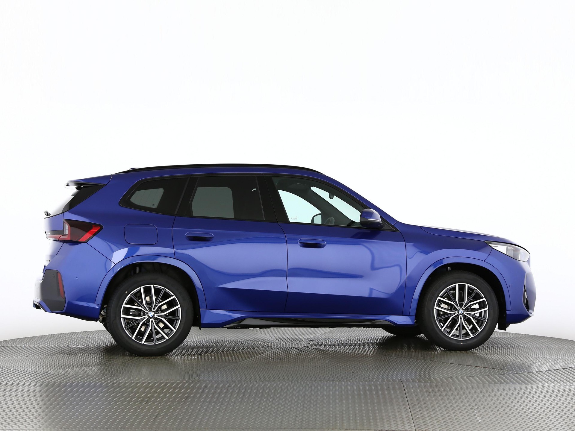 BMW X1 30e xDrive paddles-image-22