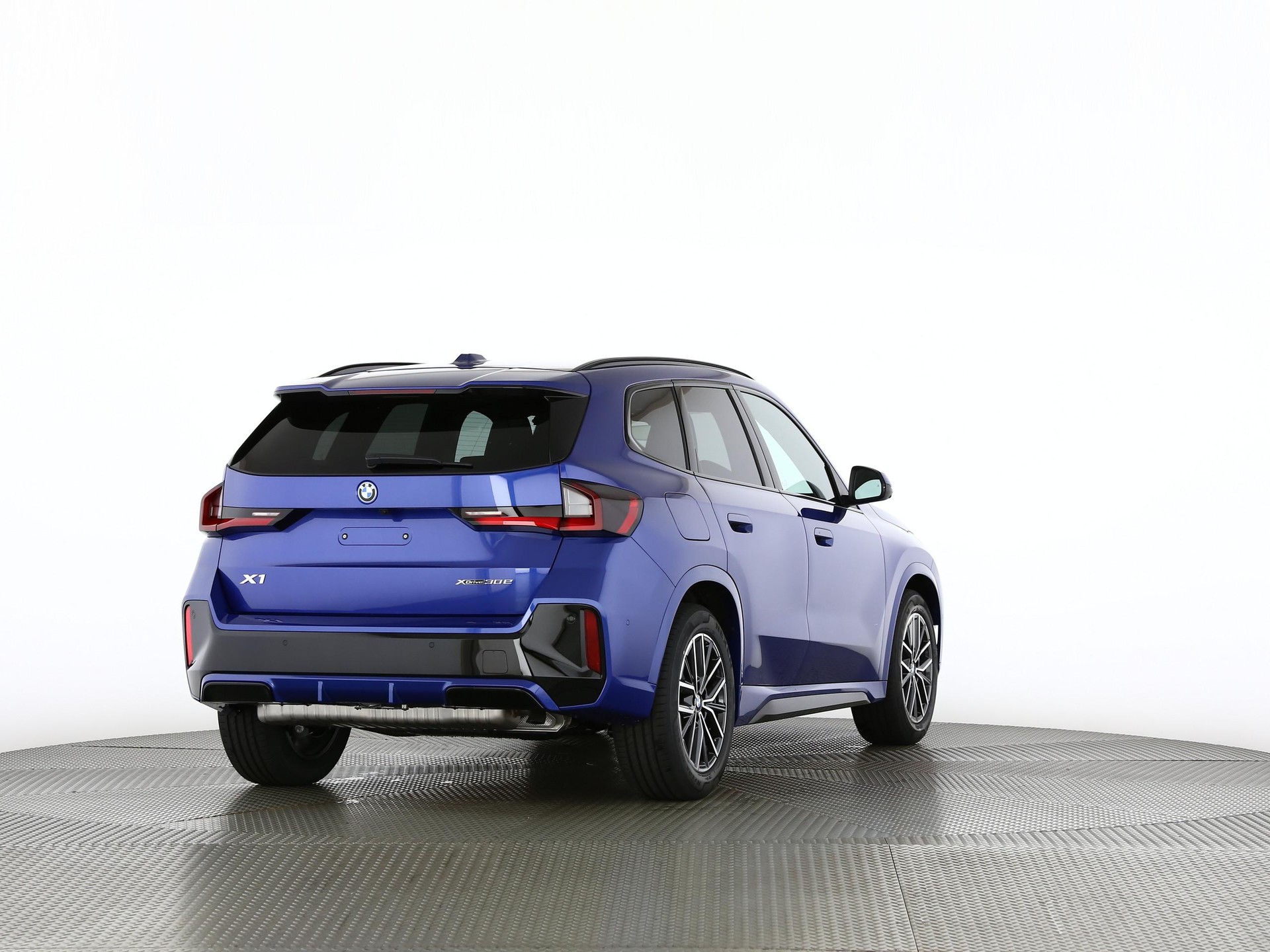 BMW X1 30e xDrive paddles-image-18