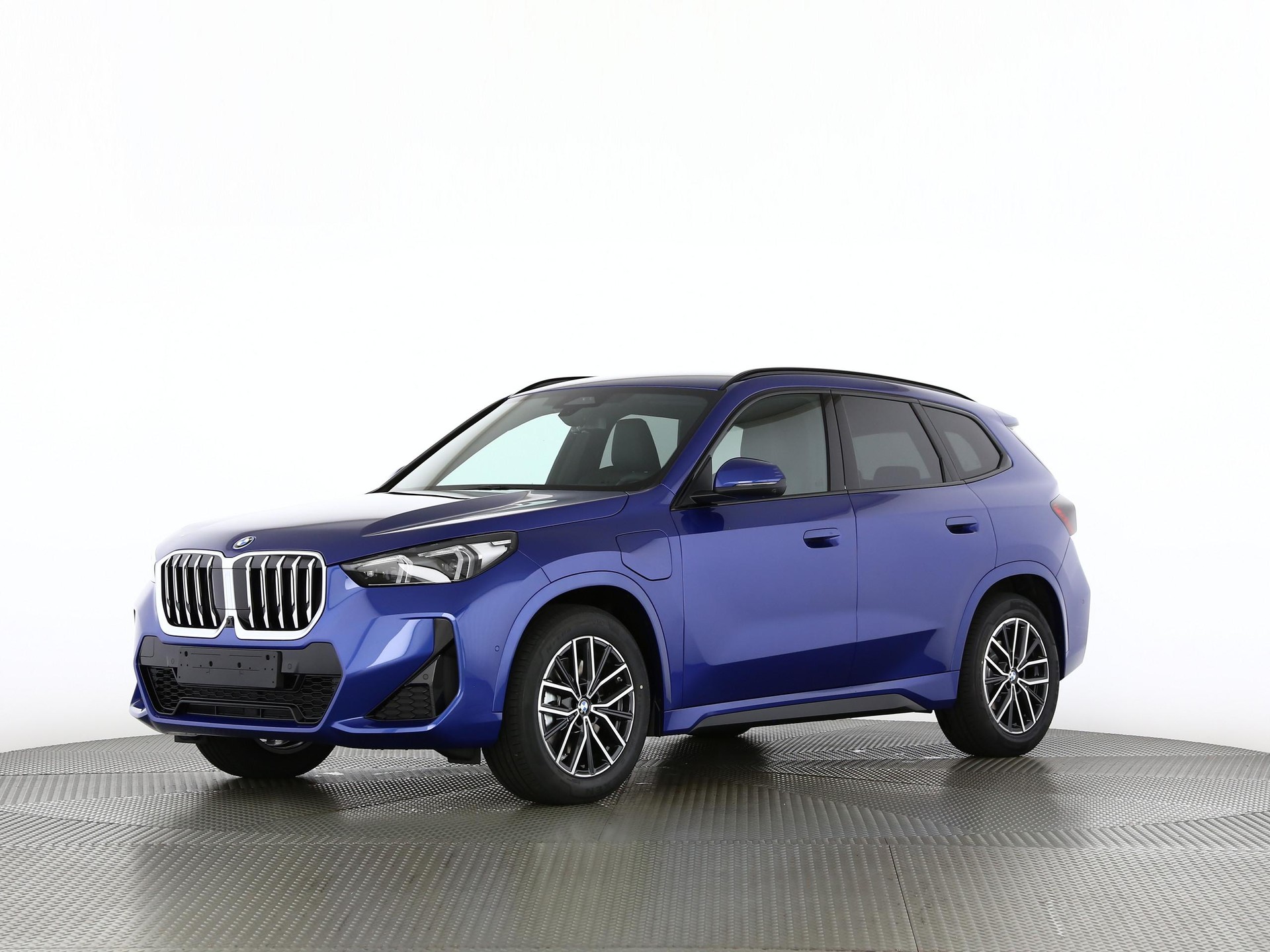 BMW X1 30e xDrive paddles-image-8