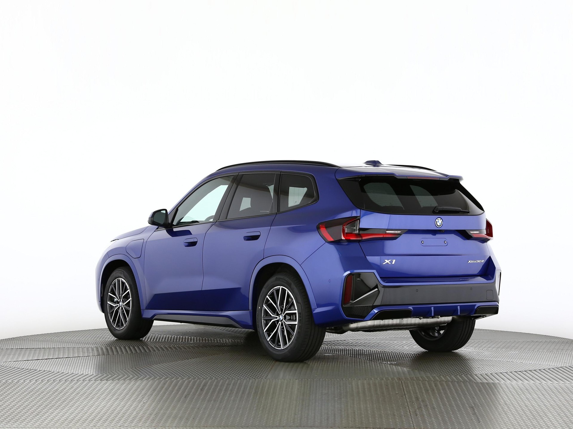BMW X1 30e xDrive paddles-image-15