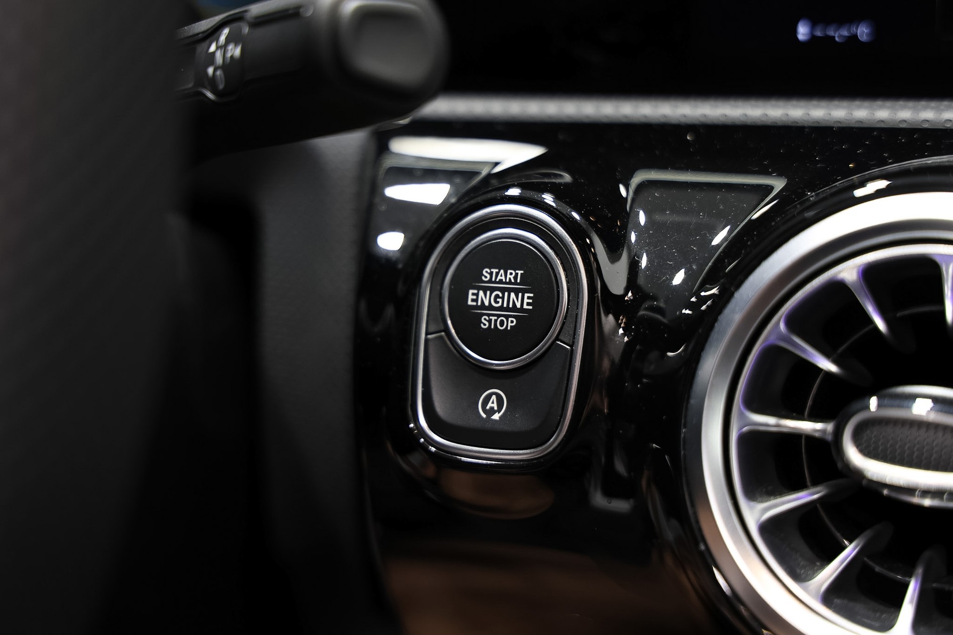 MERCEDES-BENZ CLA 35 AMG 4Matic 7G-DCT *CH-Fahrzeug*Grau Mattlackierung*Performance Sitze*-image-21