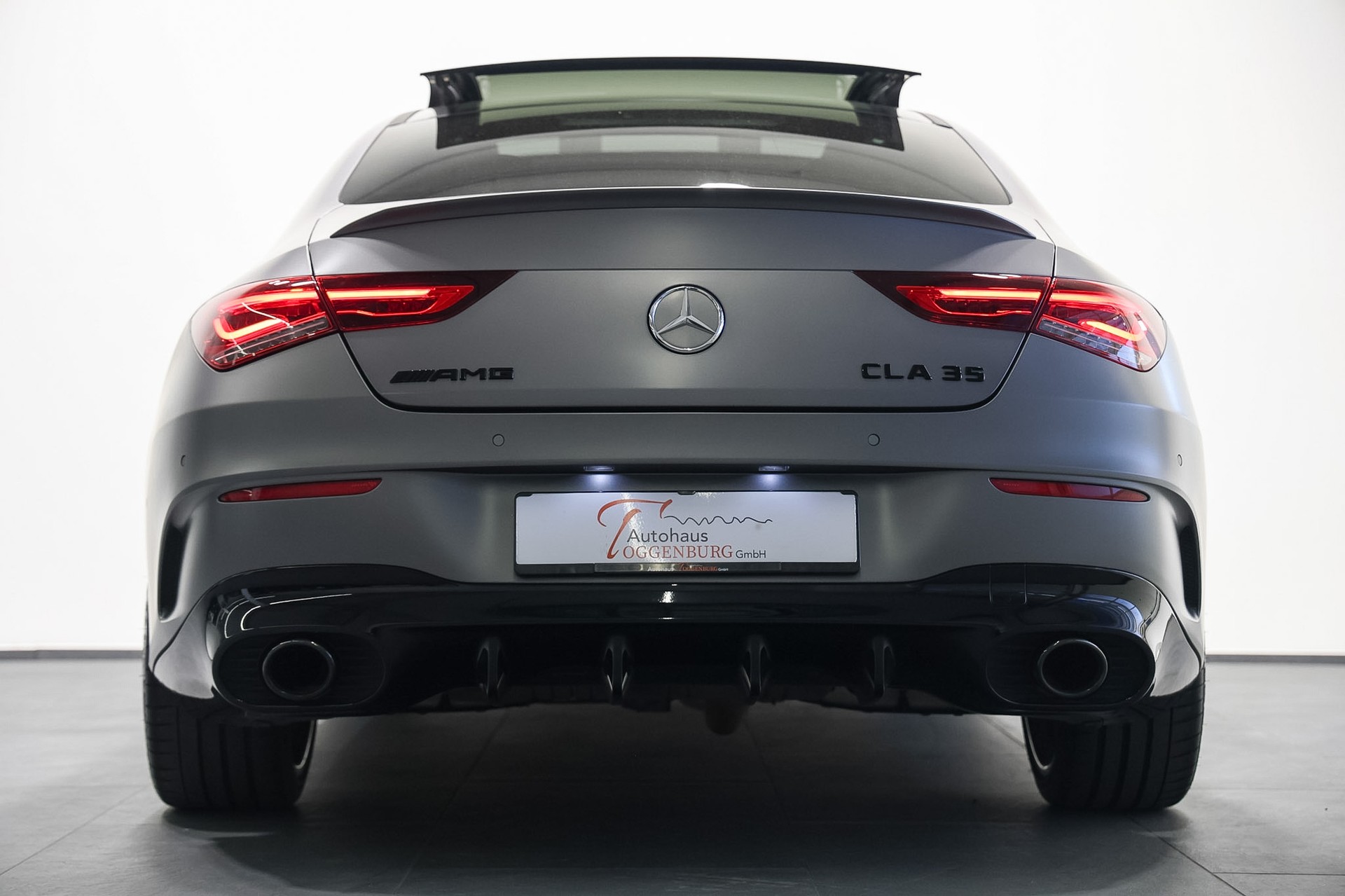 MERCEDES-BENZ CLA 35 AMG 4Matic 7G-DCT *CH-Fahrzeug*Grau Mattlackierung*Performance Sitze*-image-11