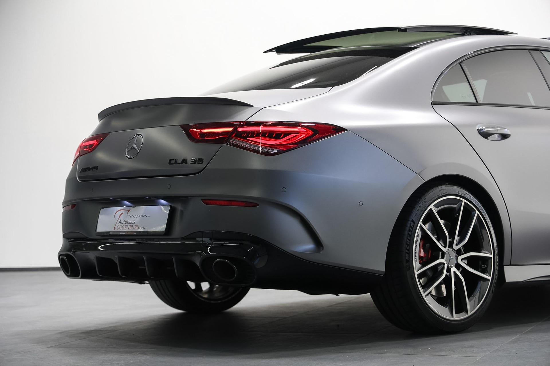 MERCEDES-BENZ CLA 35 AMG 4Matic 7G-DCT *CH-Fahrzeug*Grau Mattlackierung*Performance Sitze*-image-9