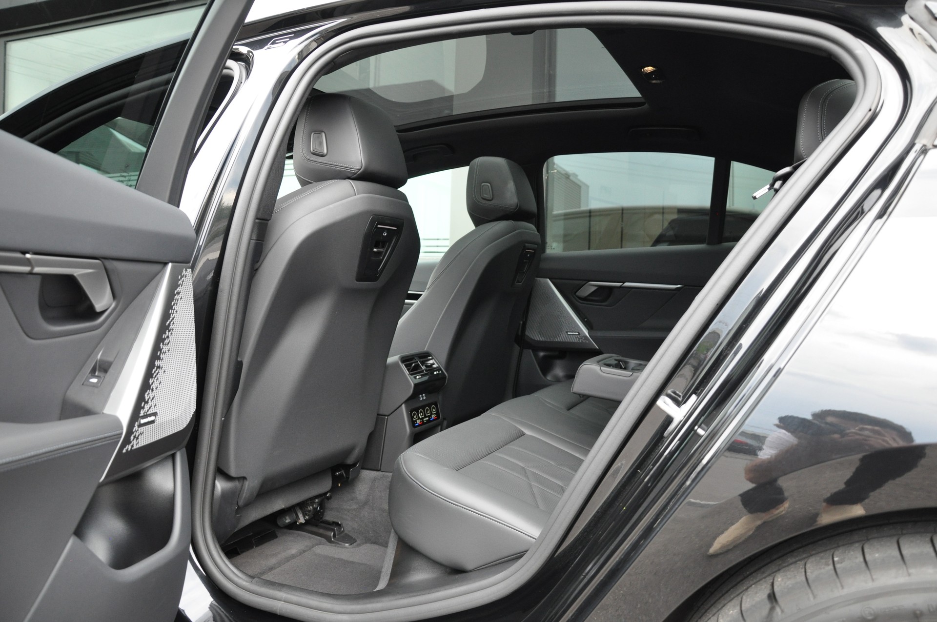 BMW 540d xDrive 48V M Sport Pro Steptronic-image-17