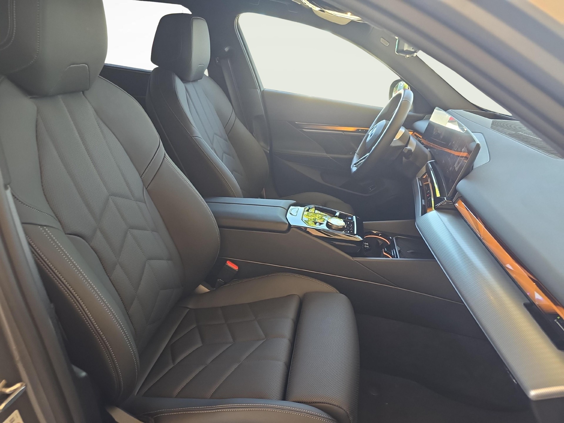 BMW i5 M60 xDrive-image-10