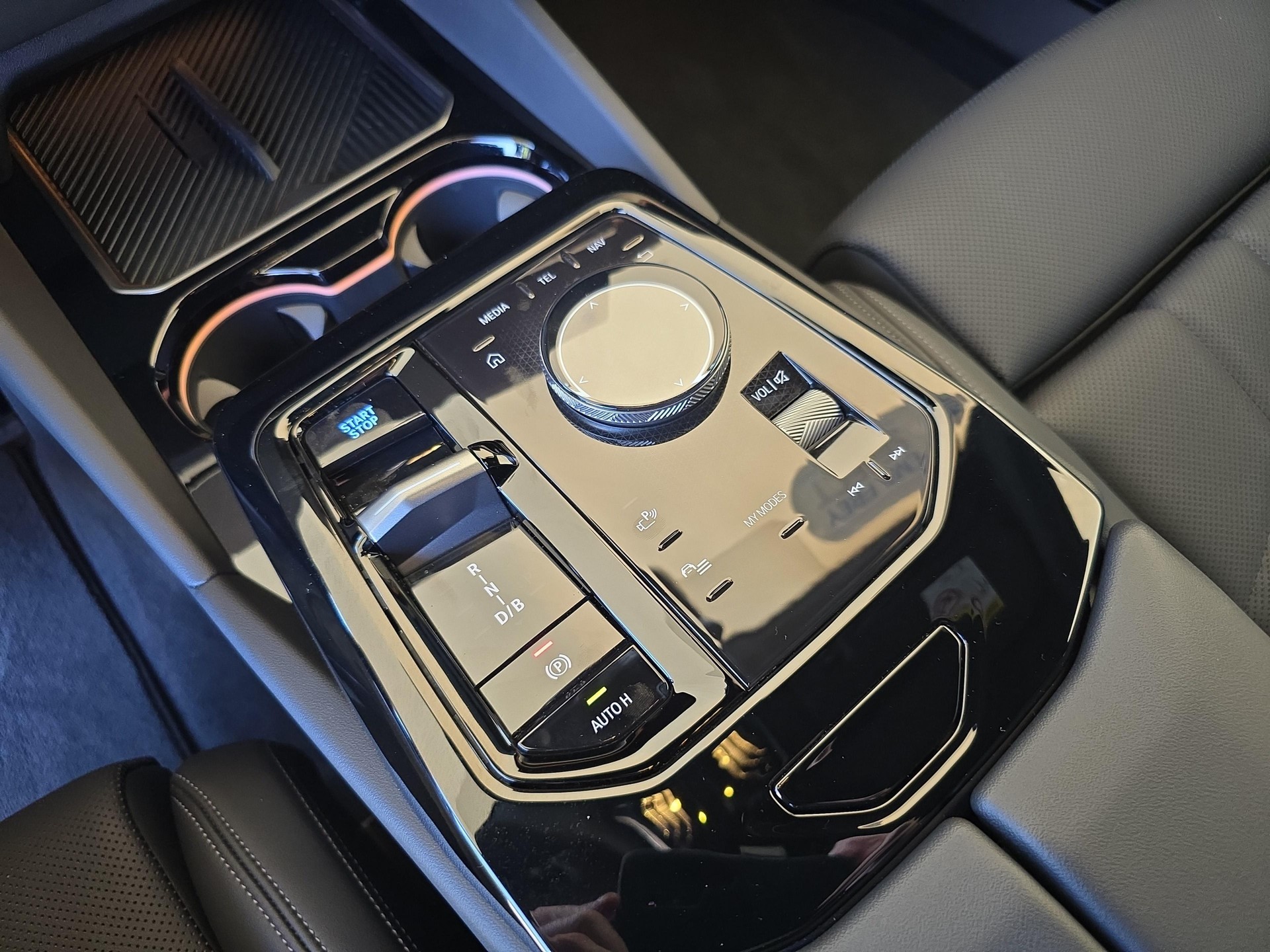 BMW i5 M60 xDrive-image-16