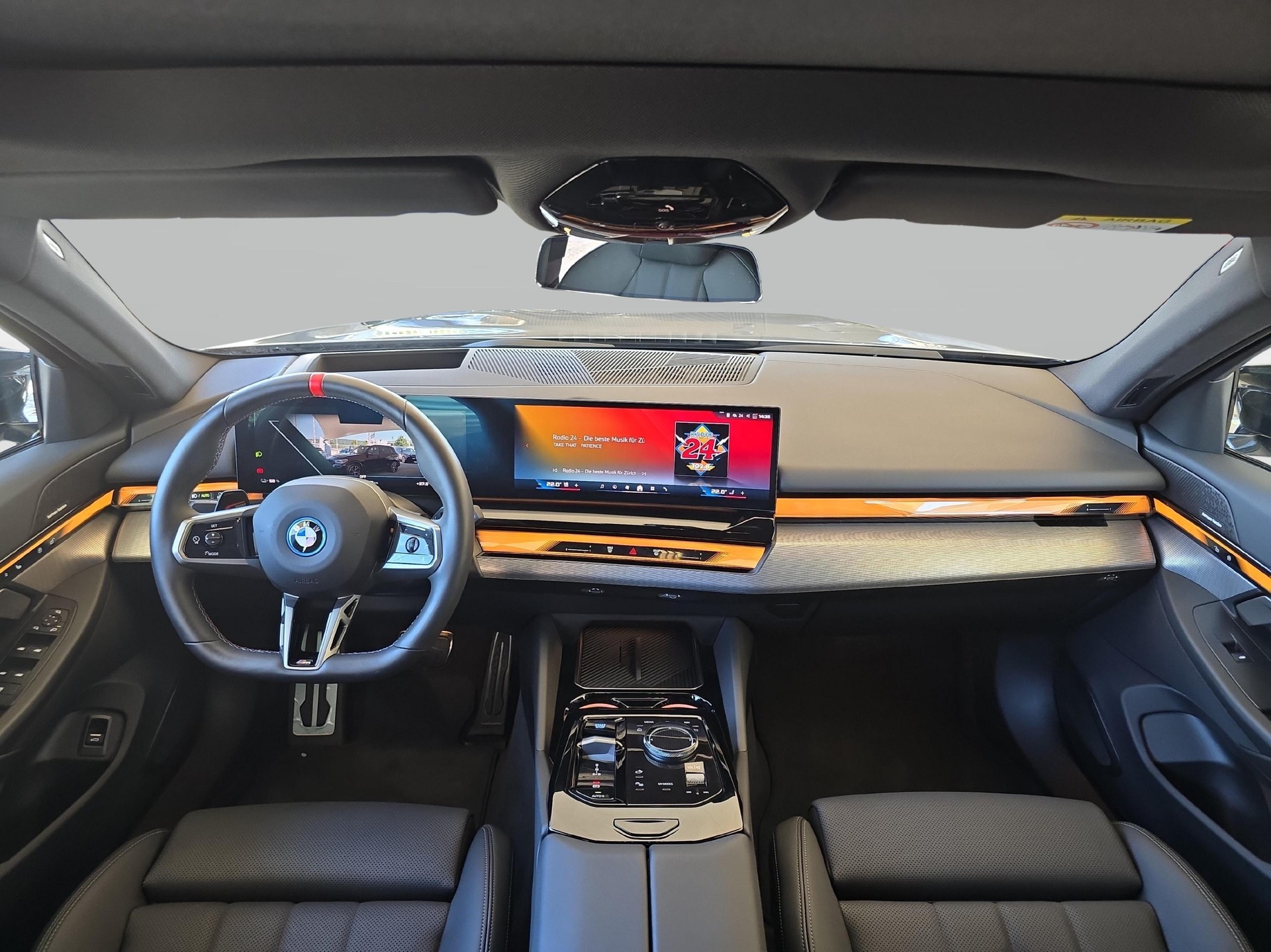BMW i5 M60 xDrive-image-9