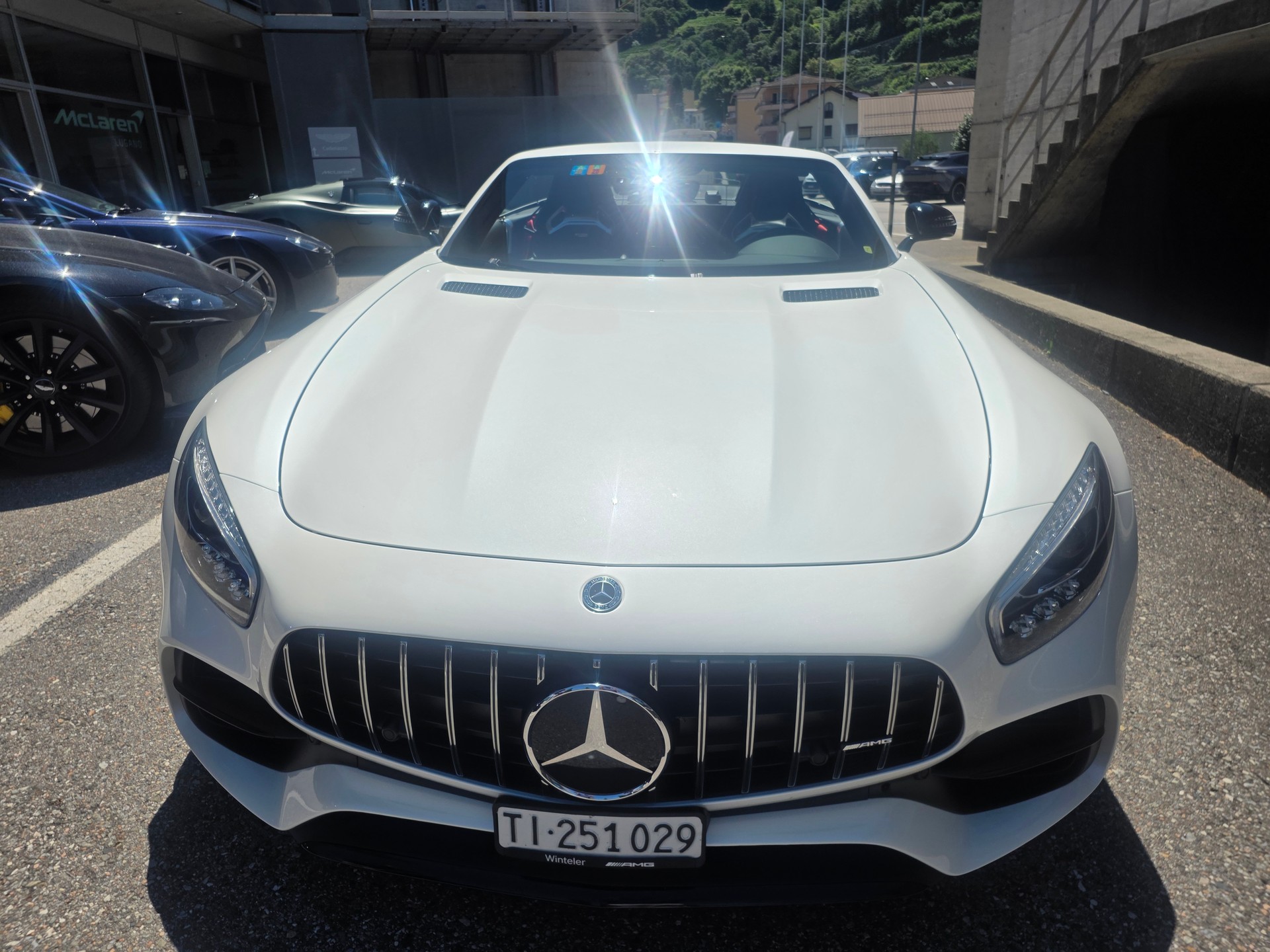 MERCEDES-BENZ AMG GT C Roadster Speedshift DCT-image-3