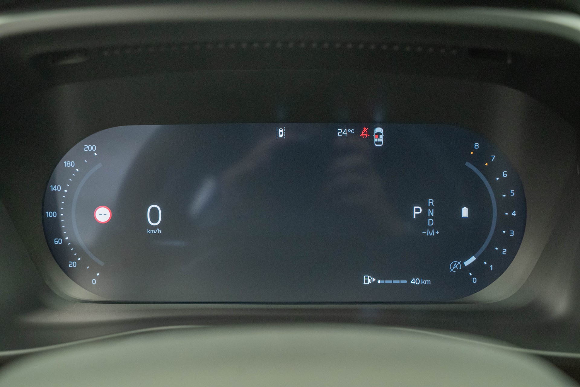 VOLVO XC40 2.0 B4 MH Black Edition-image-11